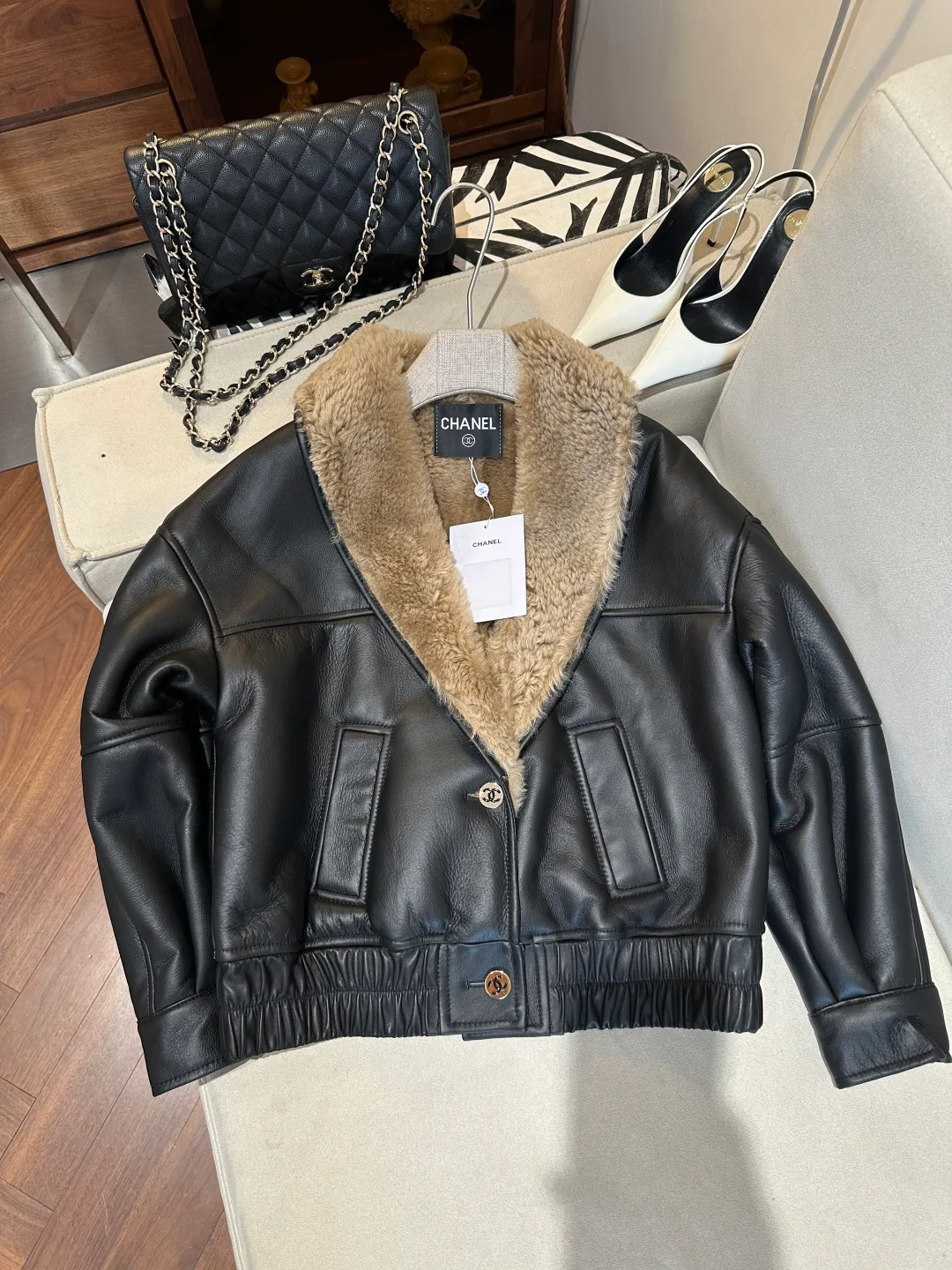 Кожаные Куртки И Дублёнки Женские Chanel 18721305