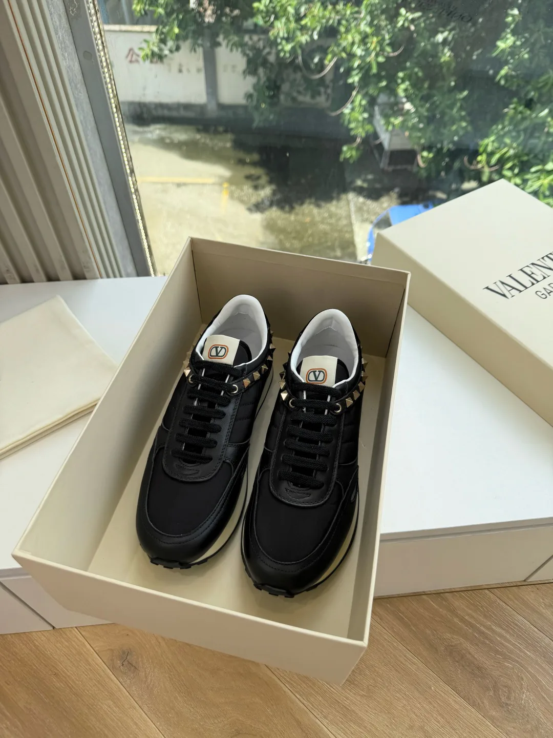 Кроссовки Женские Valentino 18053445