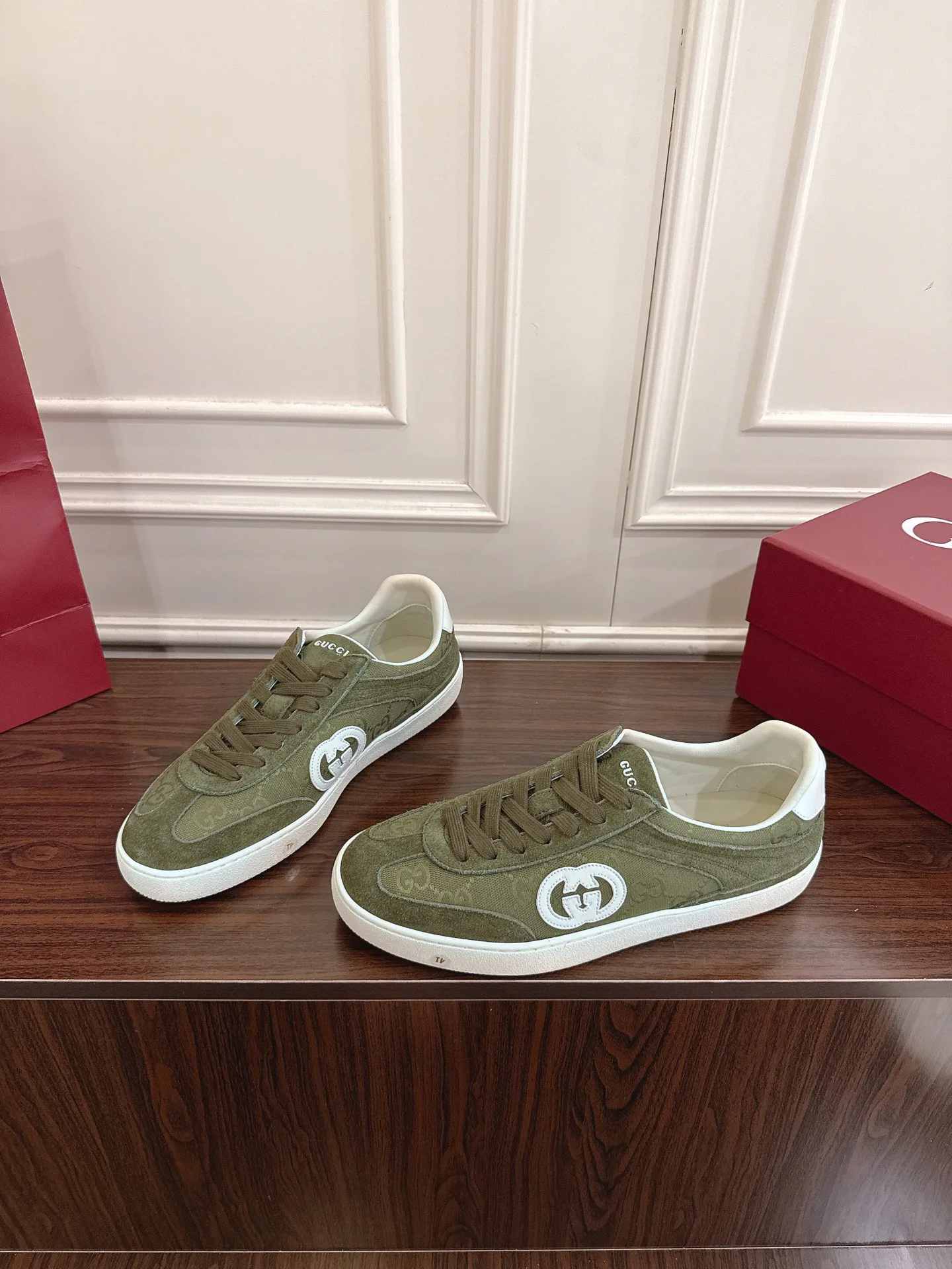 Кеды Женские Gucci 2330794