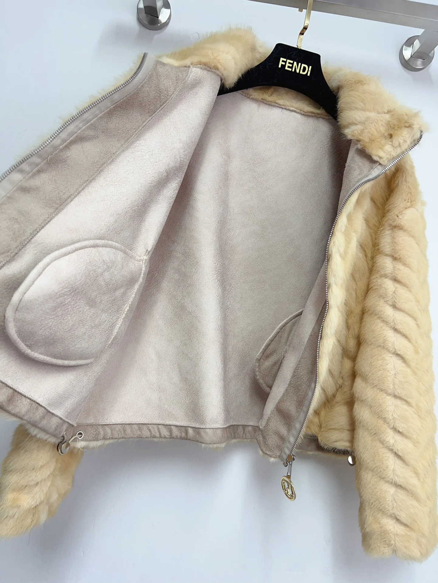 Шубы Женские Fendi 856082