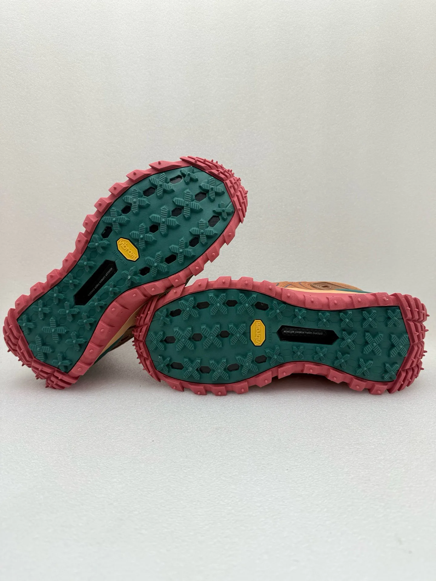 Кроссовки Женские Moncler 10404689