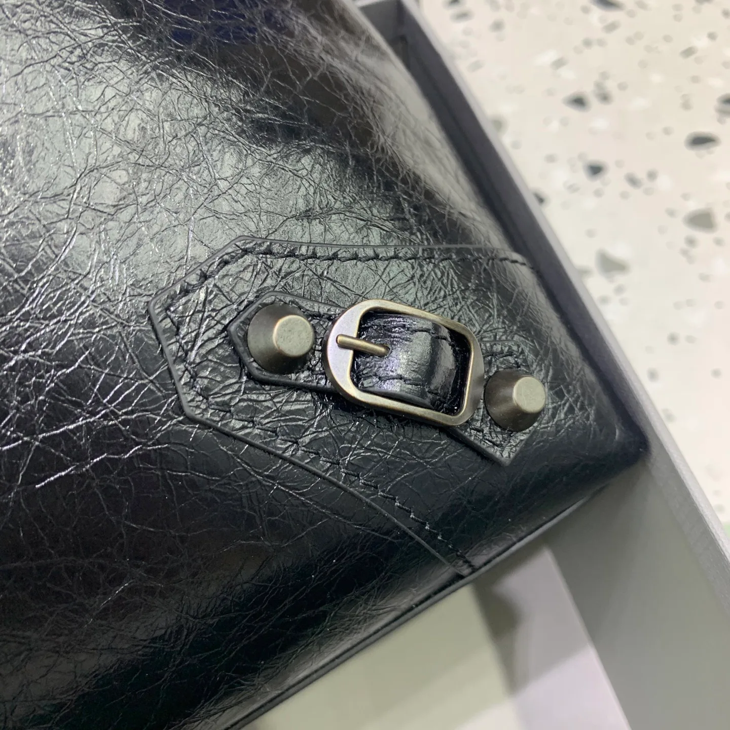 Сумки На Ремне Женские Balenciaga 13240607