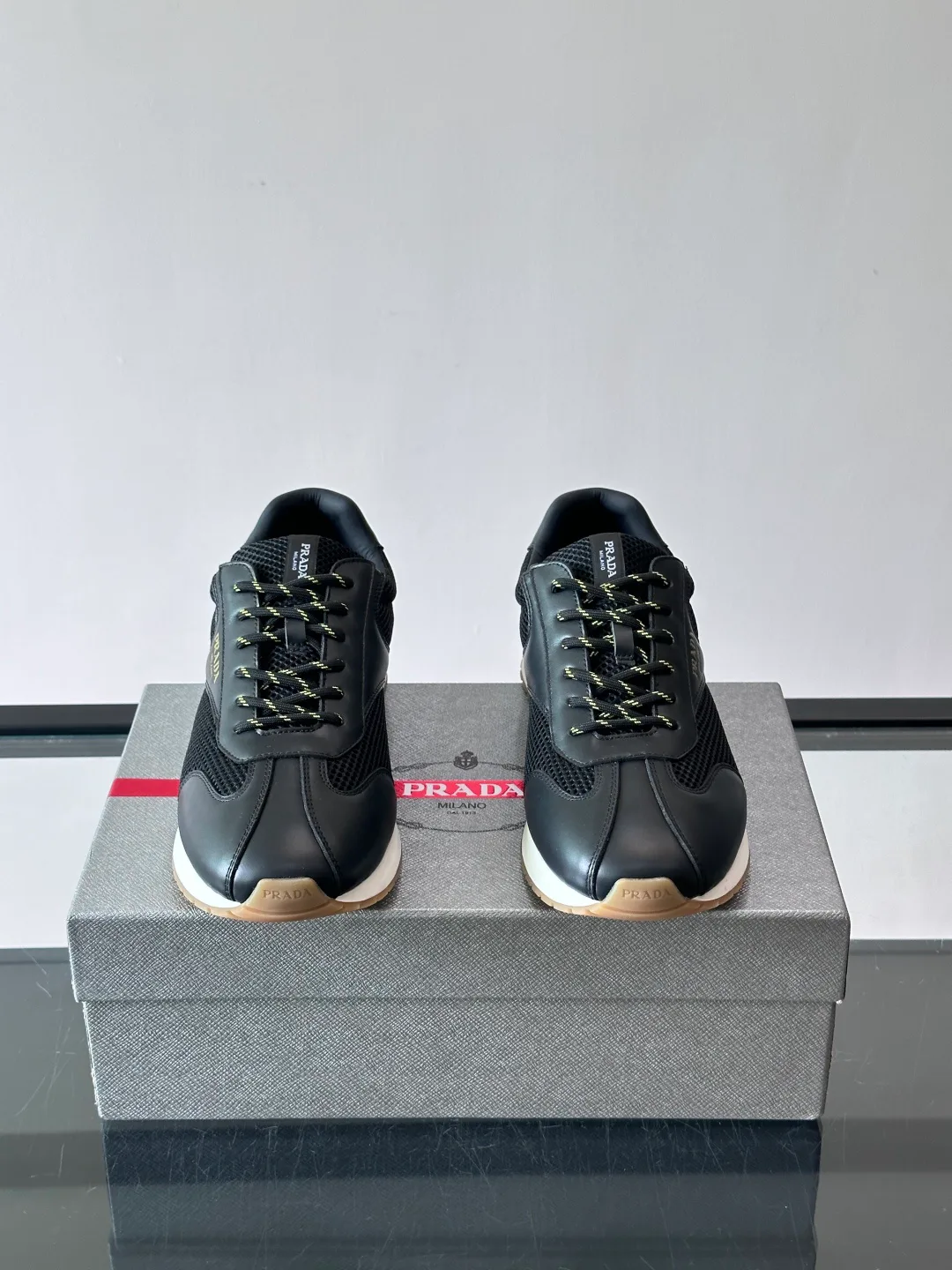 Кроссовки Женские Prada 17349518