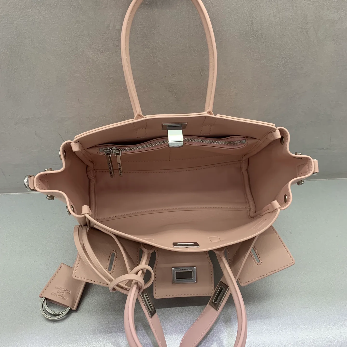 Классические Сумки Женские Balenciaga 17234033