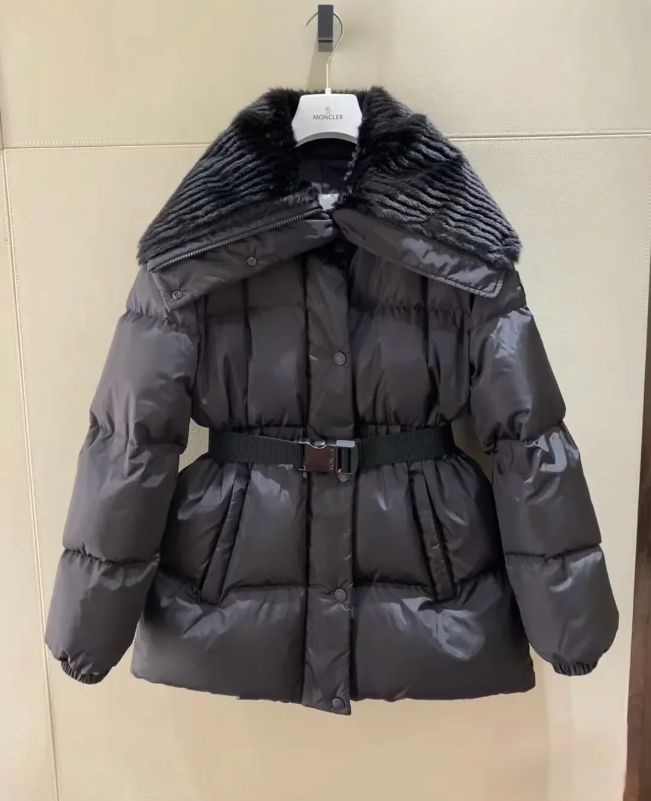 Куртки И Пуховики Женские Moncler 18606712