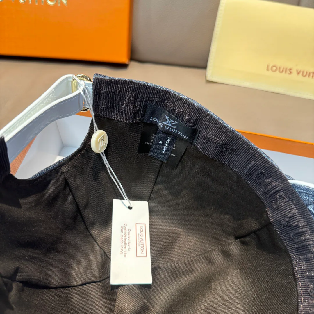 Головные Уборы Louis Vuitton 17604822