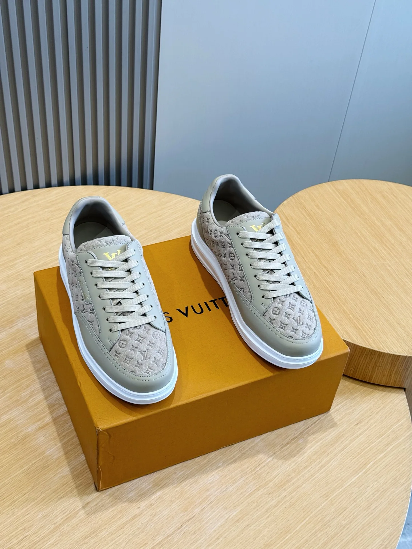 Кроссовки Мужские Louis Vuitton 19678382
