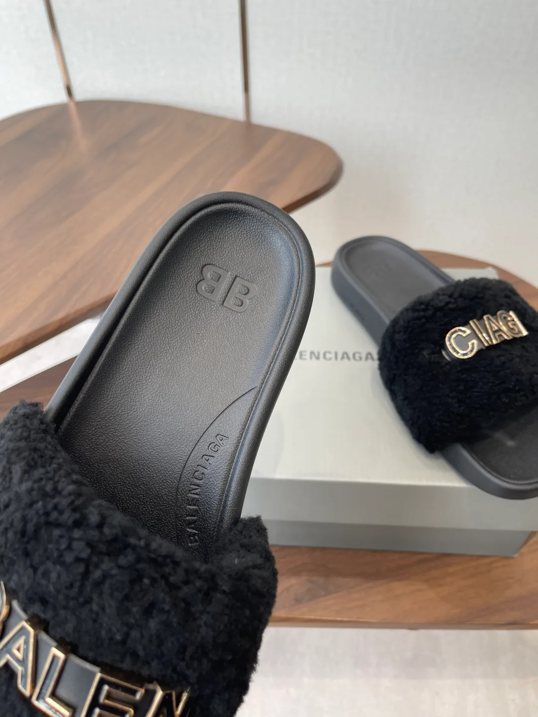 Шлепанцы Женские Balenciaga 11304157