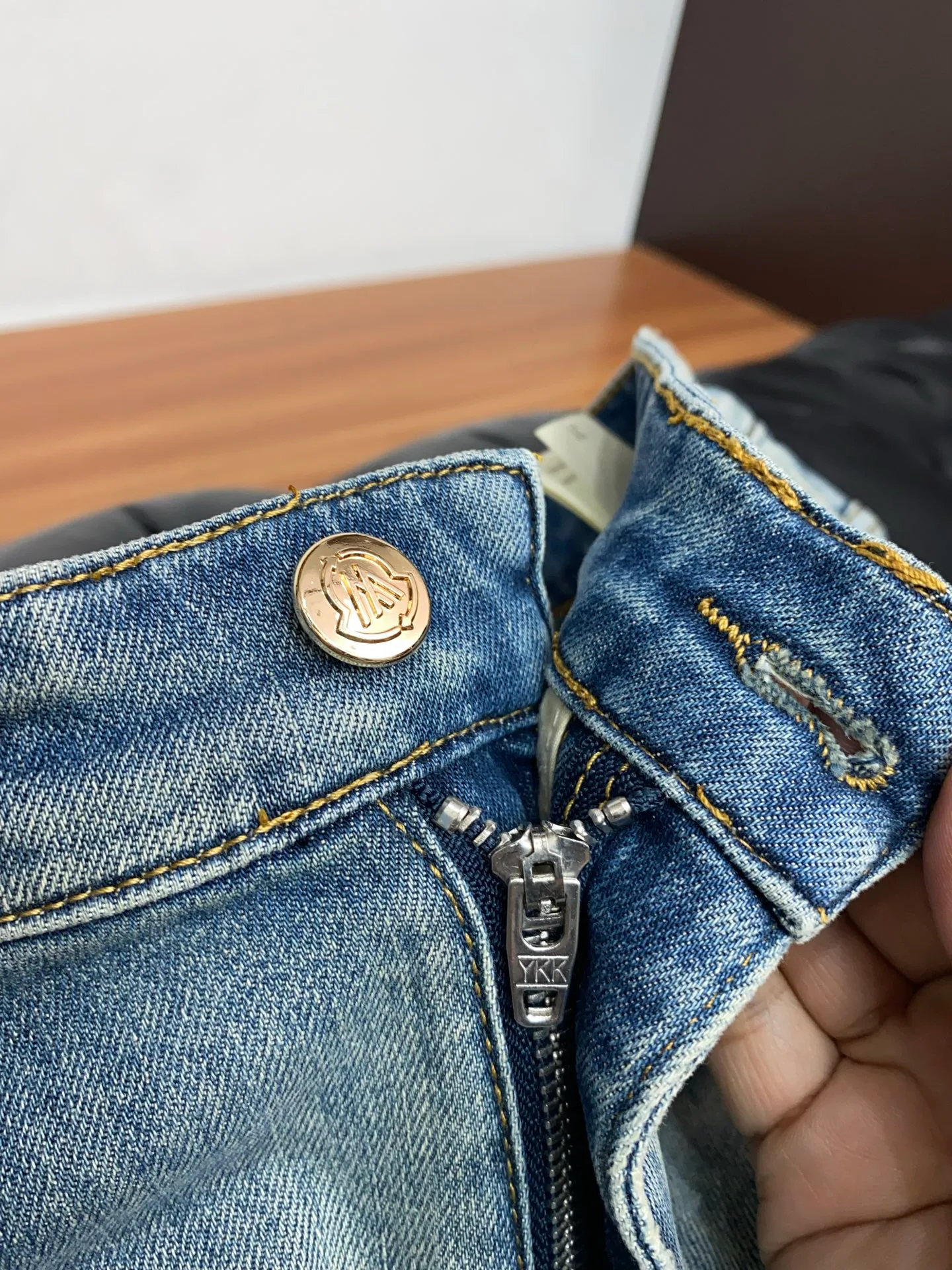 Джинсы Мужские Moncler 11790550