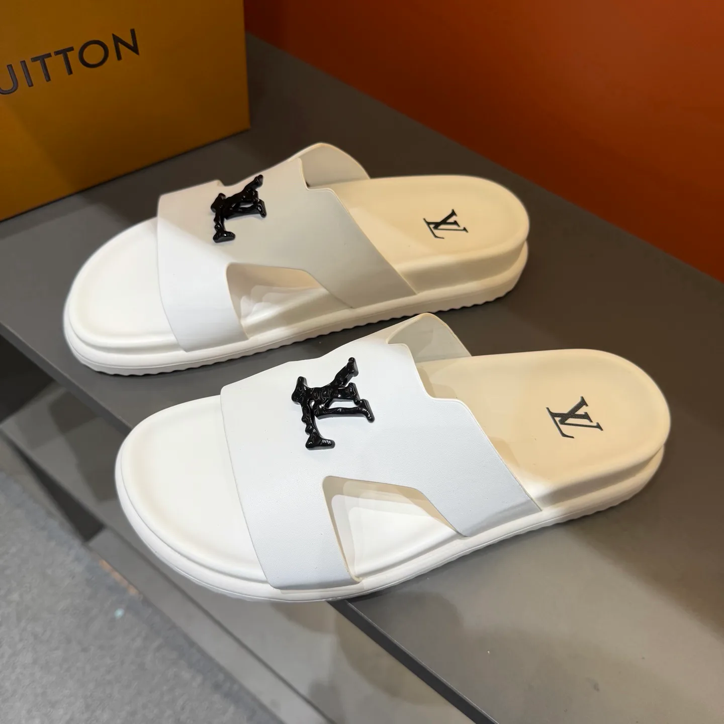 Сандалии Женские Louis Vuitton 9737091
