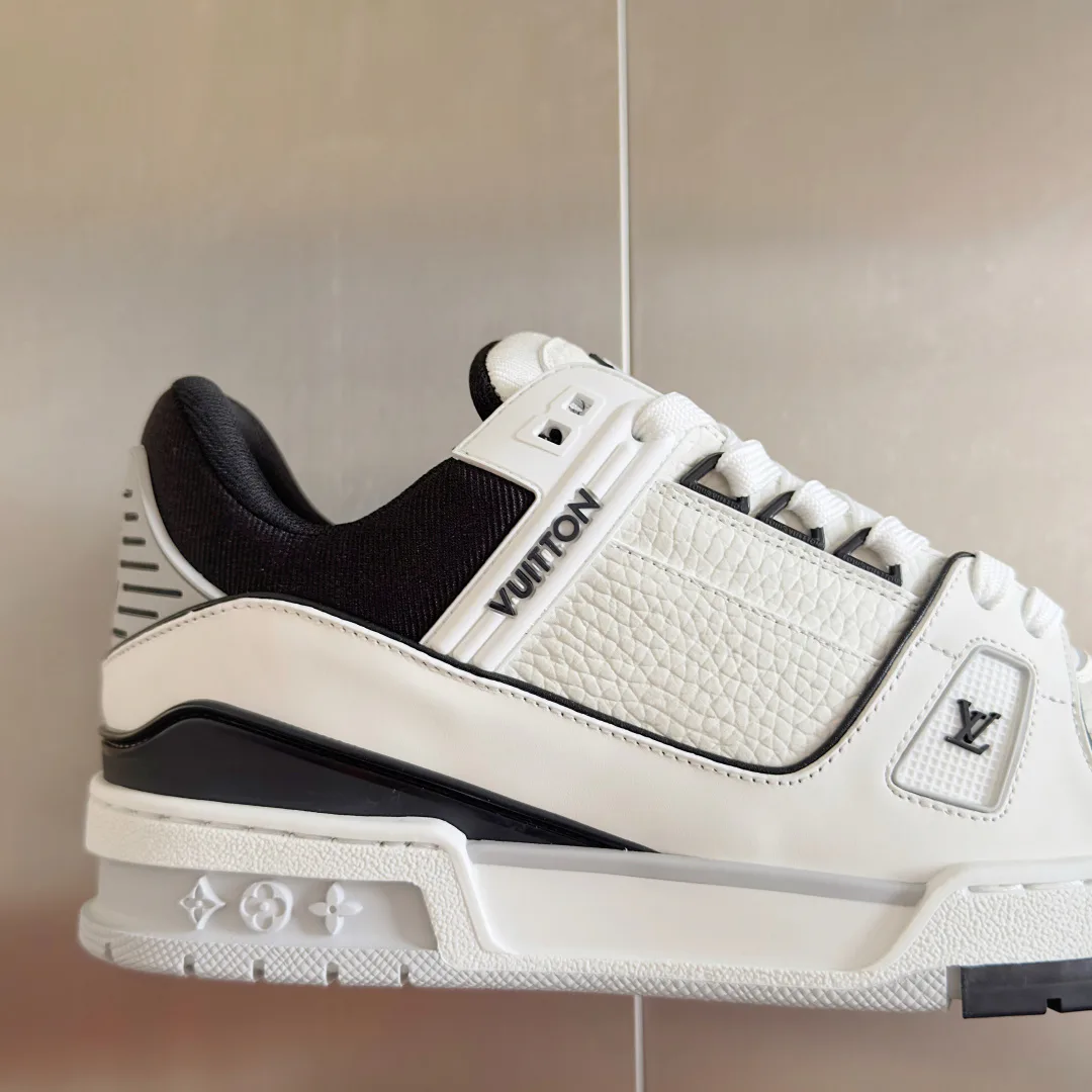 Кроссовки Женские Louis Vuitton 10646332