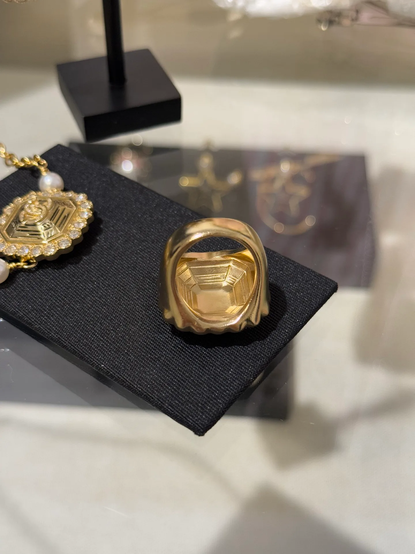 Бижутерия Chanel 260569