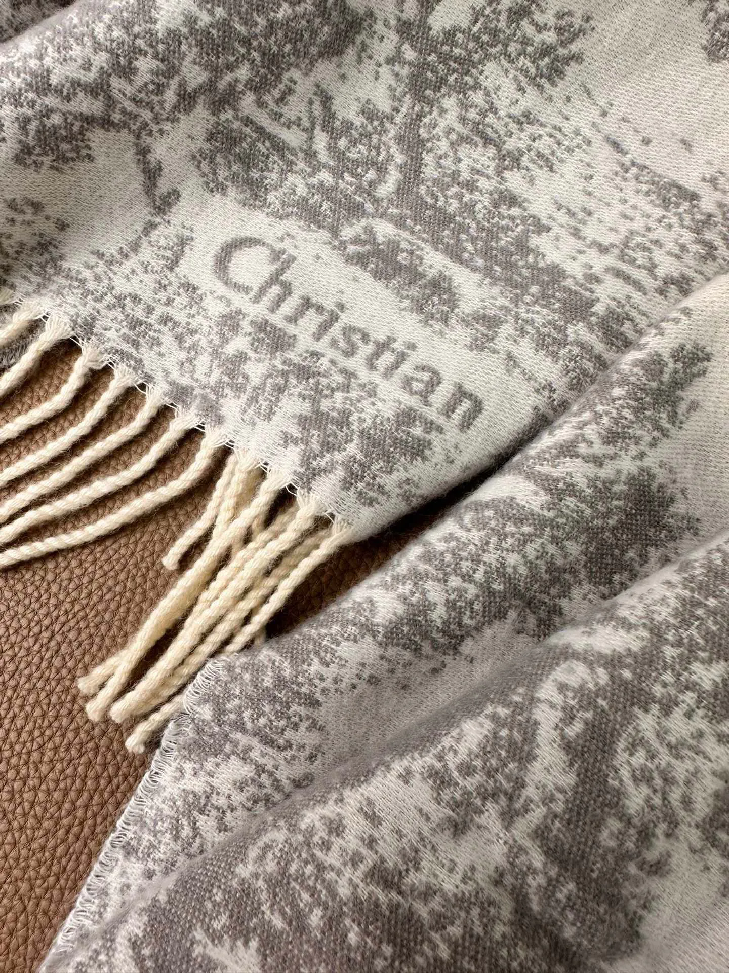 Шарфы Christian Dior 18322197