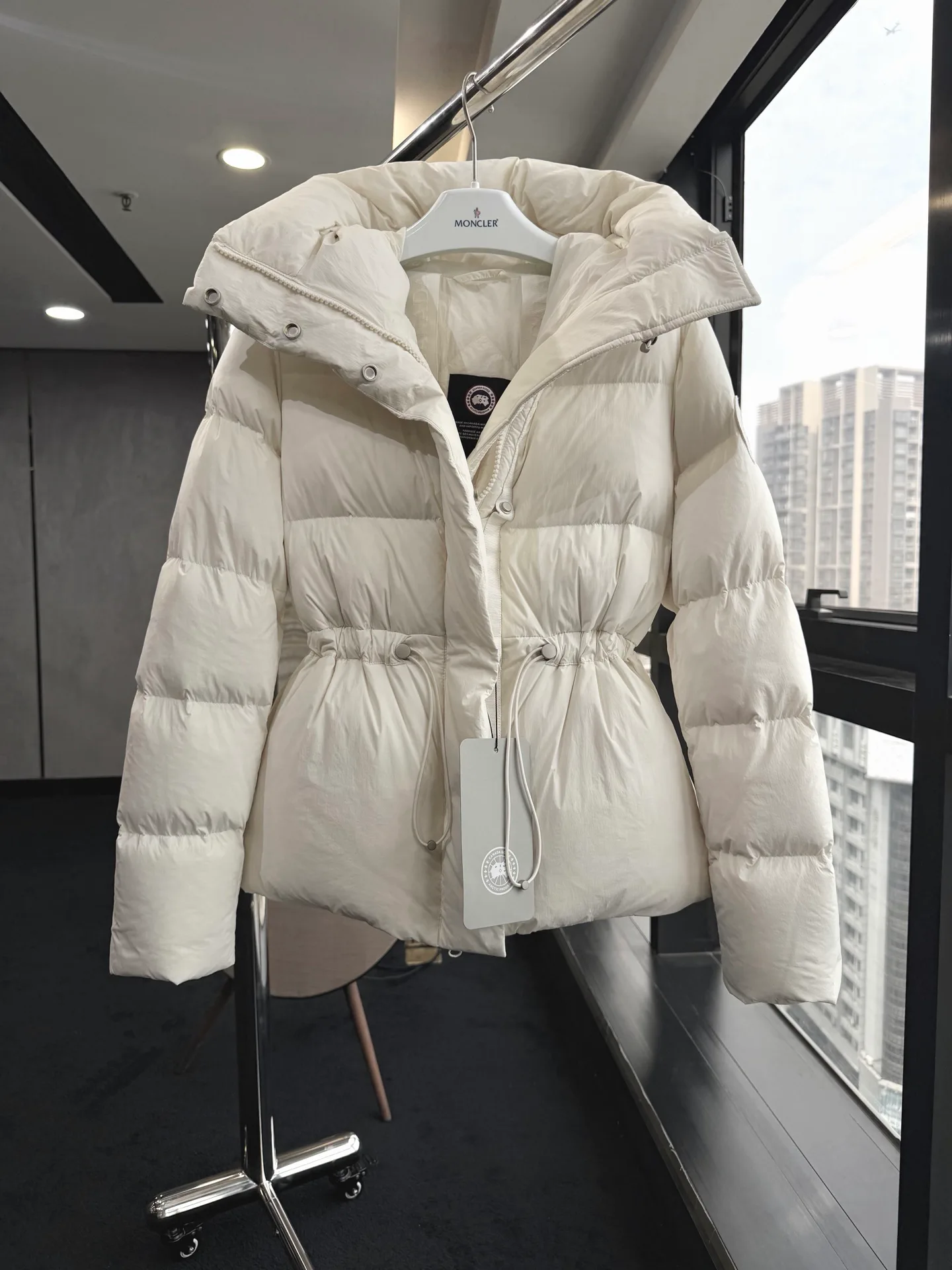 Куртки И Пуховики Женские Canada Goose 19548743