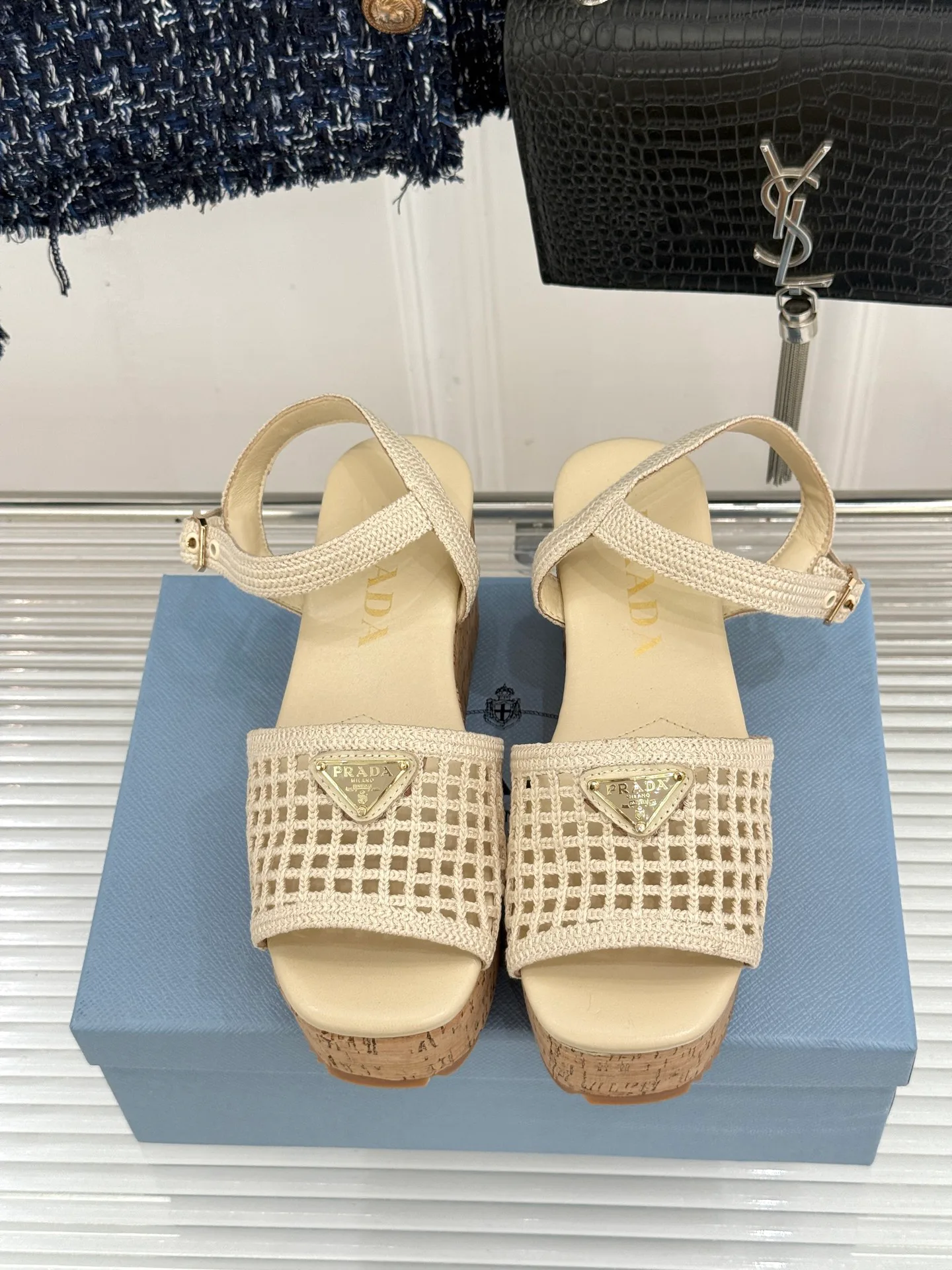 Босоножки Женские Prada 18104124