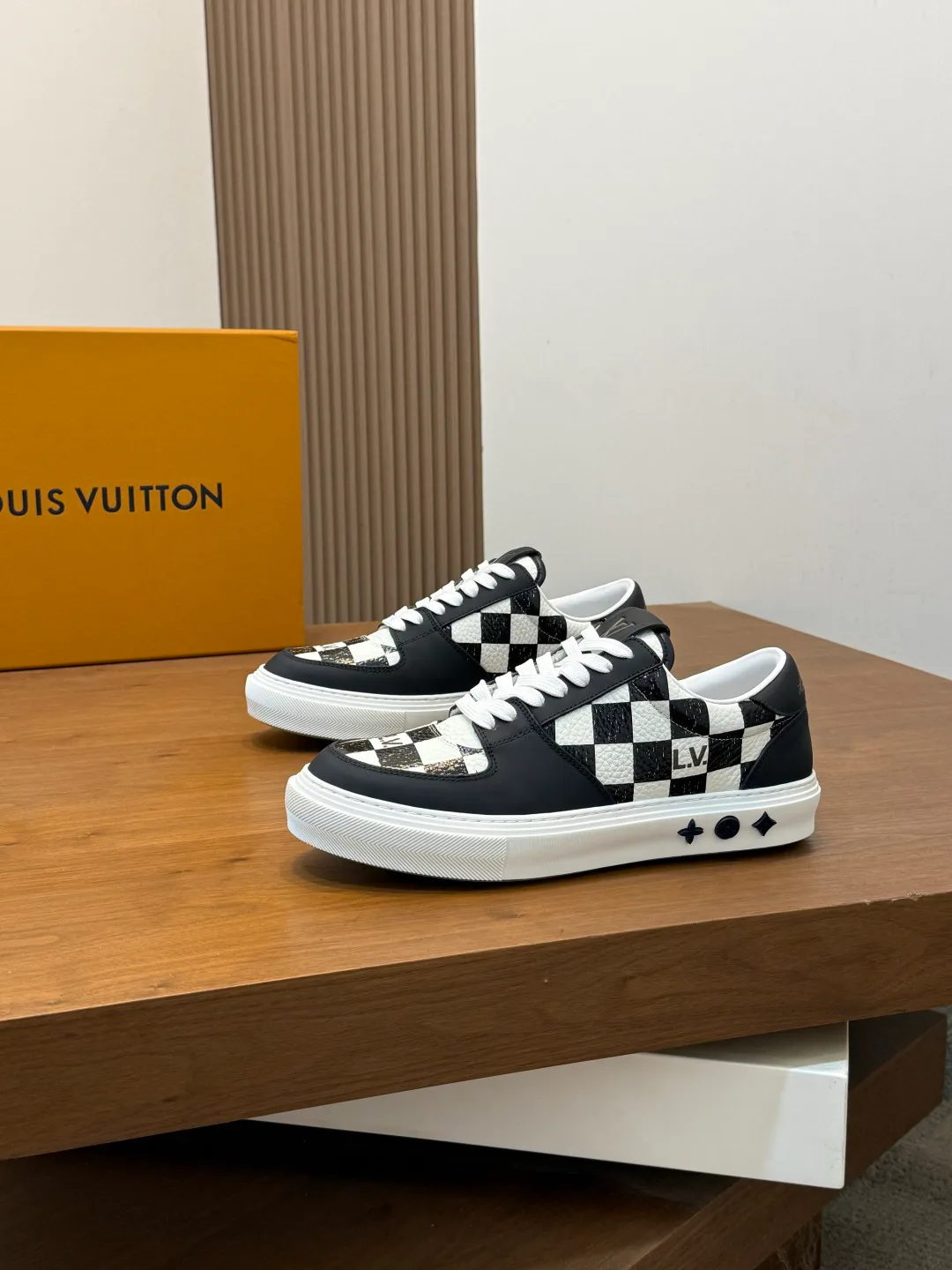 Кроссовки Мужские Louis Vuitton 17447611