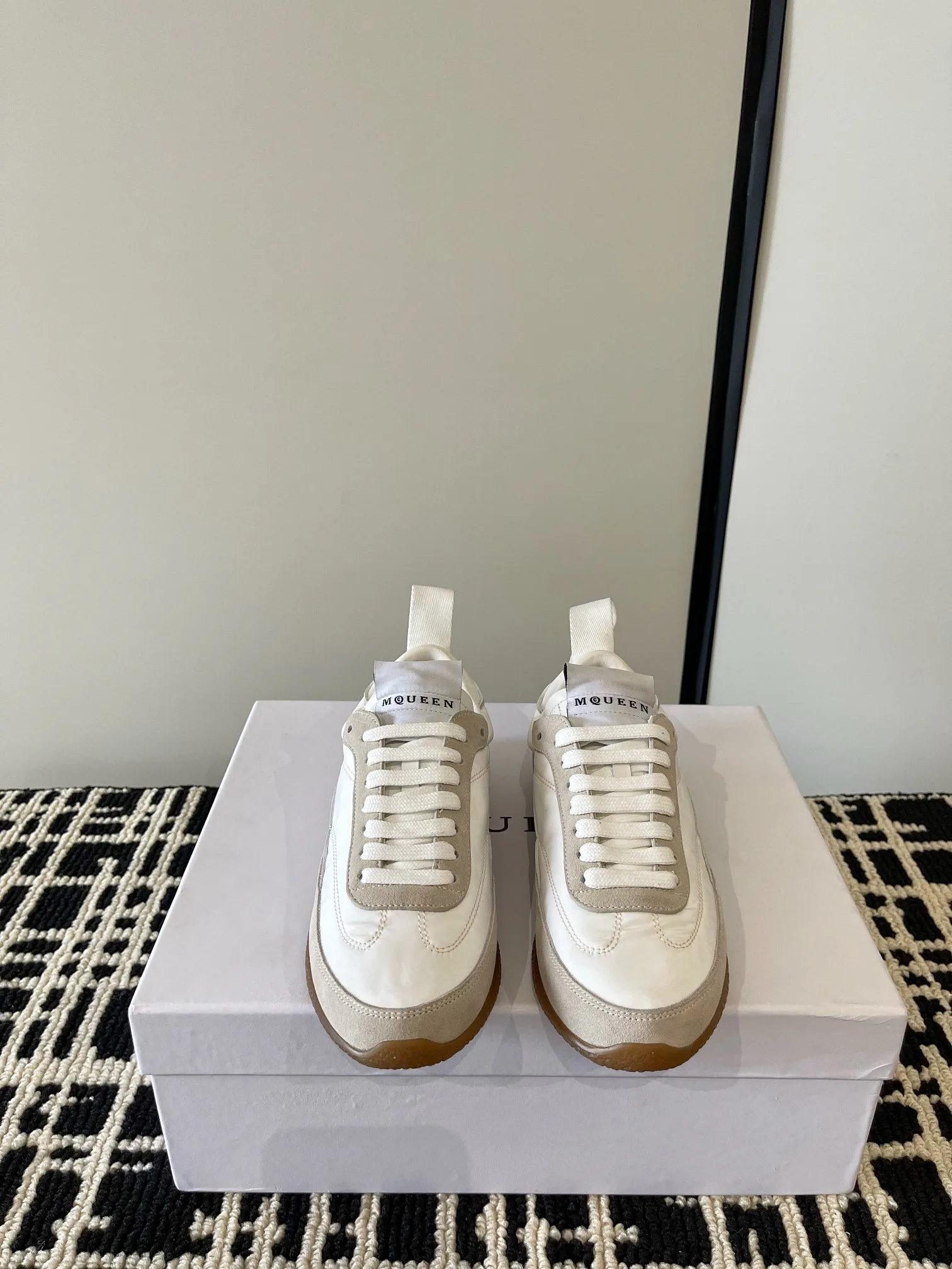 Кроссовки Женские Alexander Mcqueen 10654956