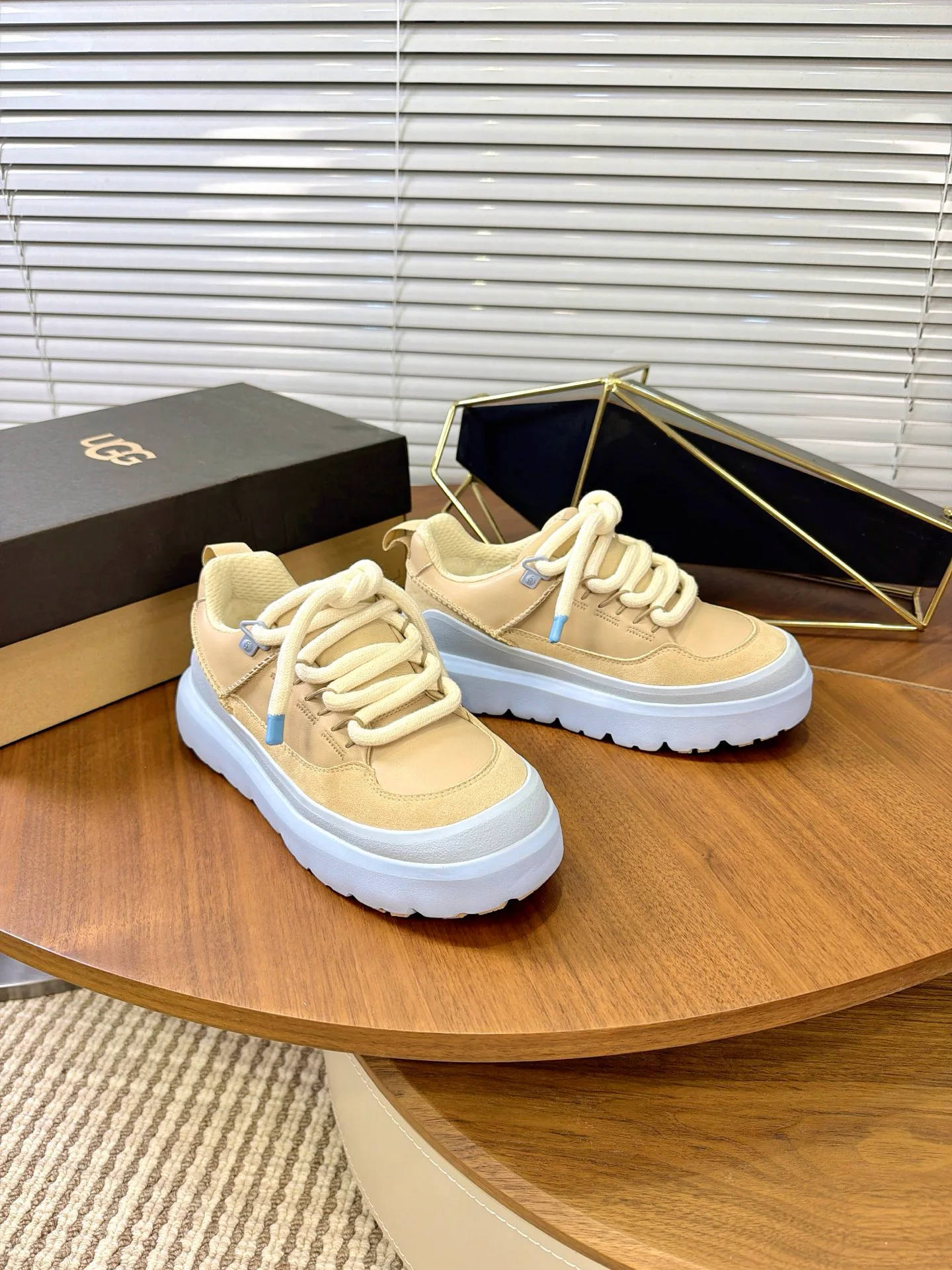 Кроссовки Женские Ugg 19690068