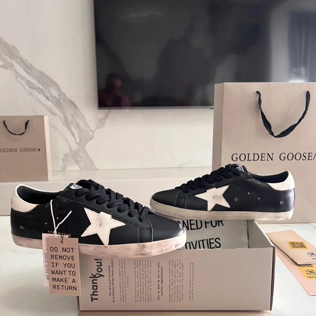 Кроссовки Женские Golden Goose 16995647