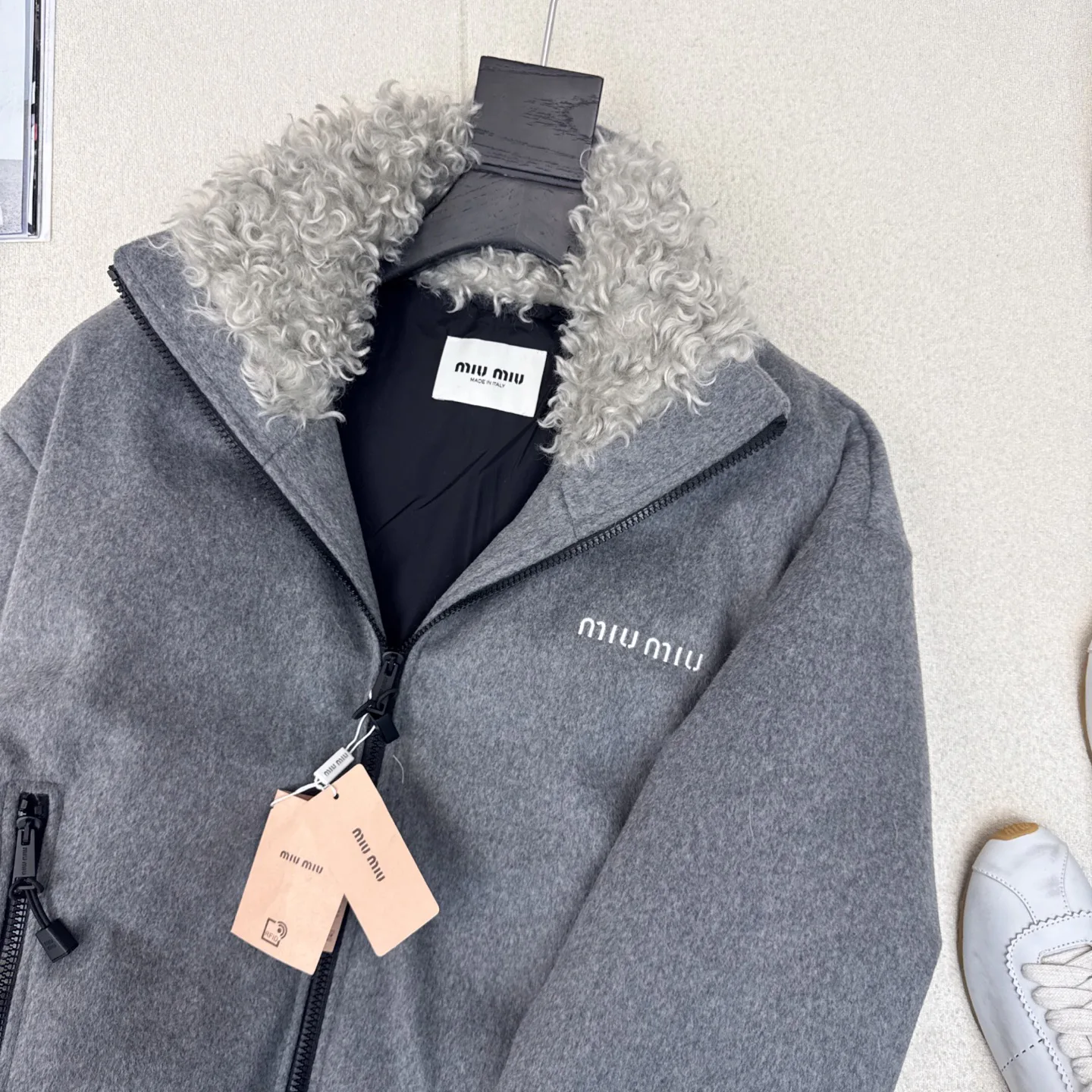 Куртки И Пуховики Женские Miu Miu 182359