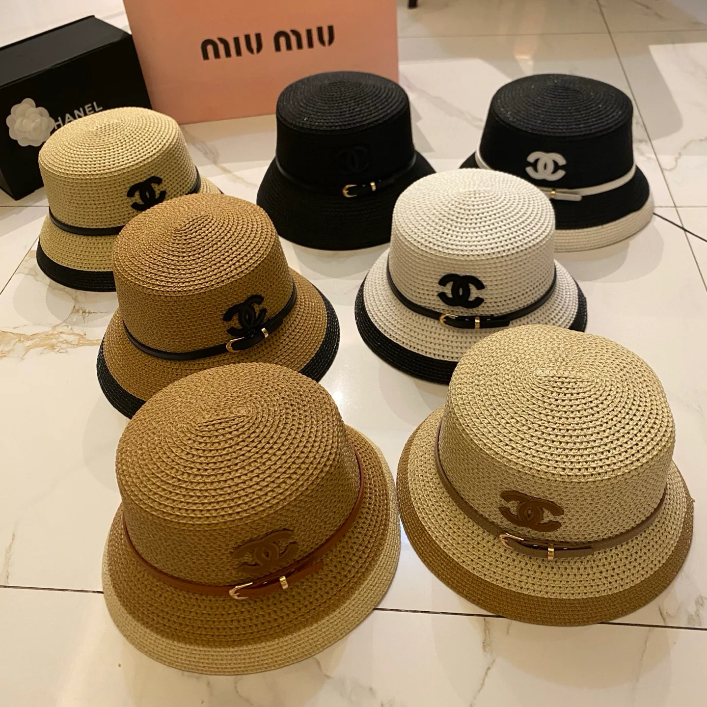 Головные Уборы Chanel 17498283