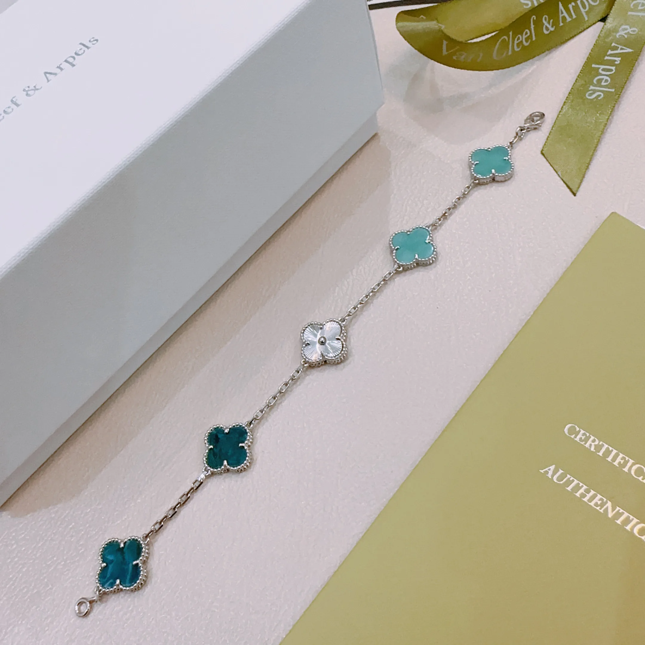 Бижутерия Van Cleef & Arpels 91324