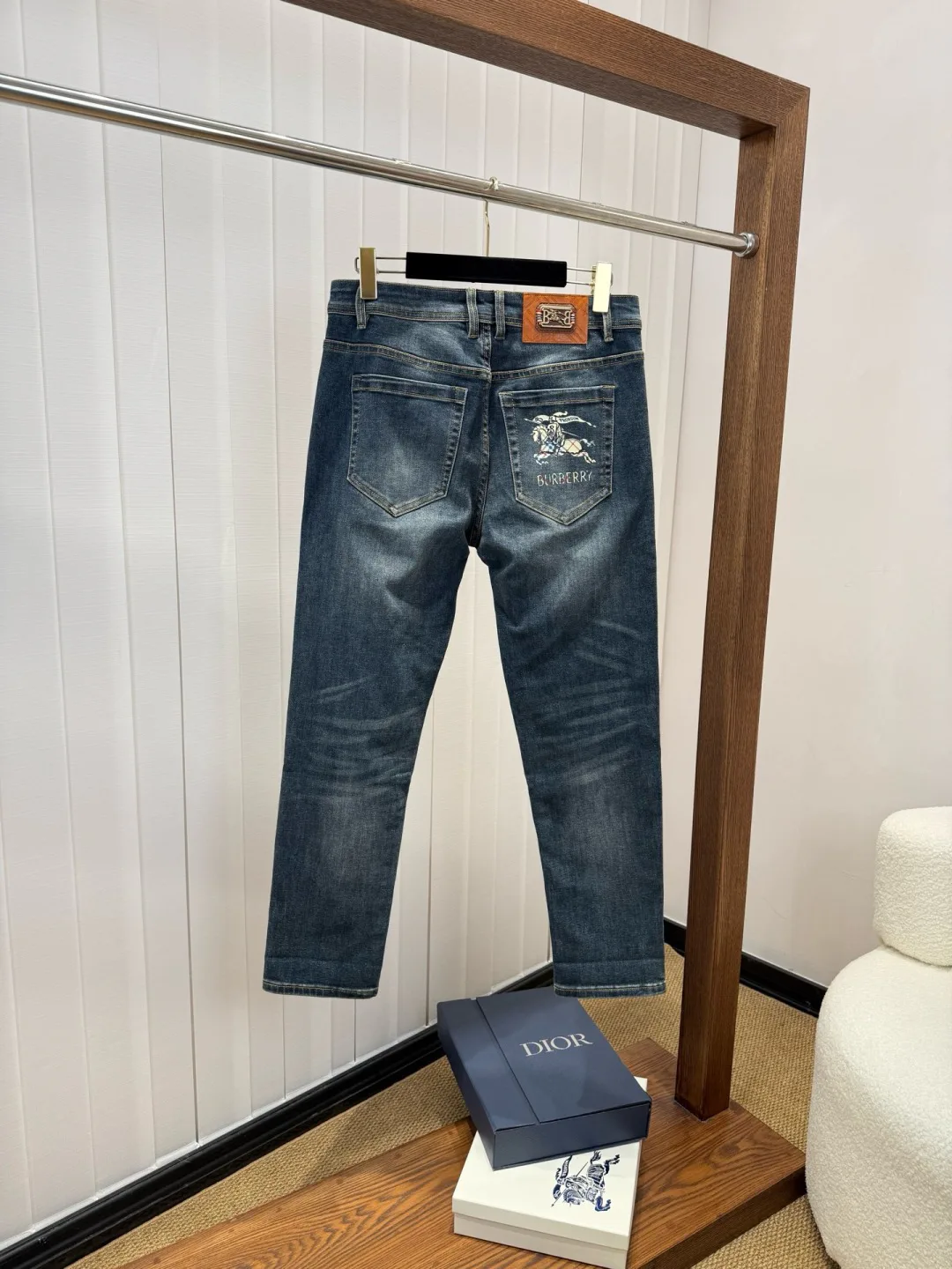 Джинсы Мужские Burberry 17037230