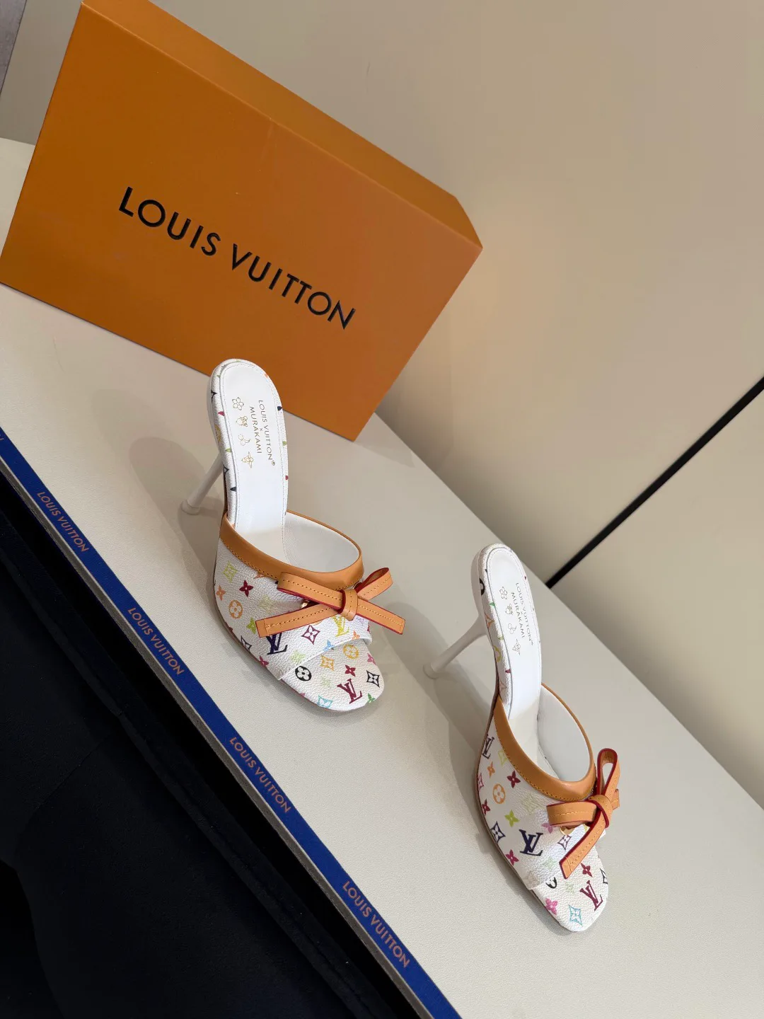 Босоножки Женские Louis Vuitton 11497703