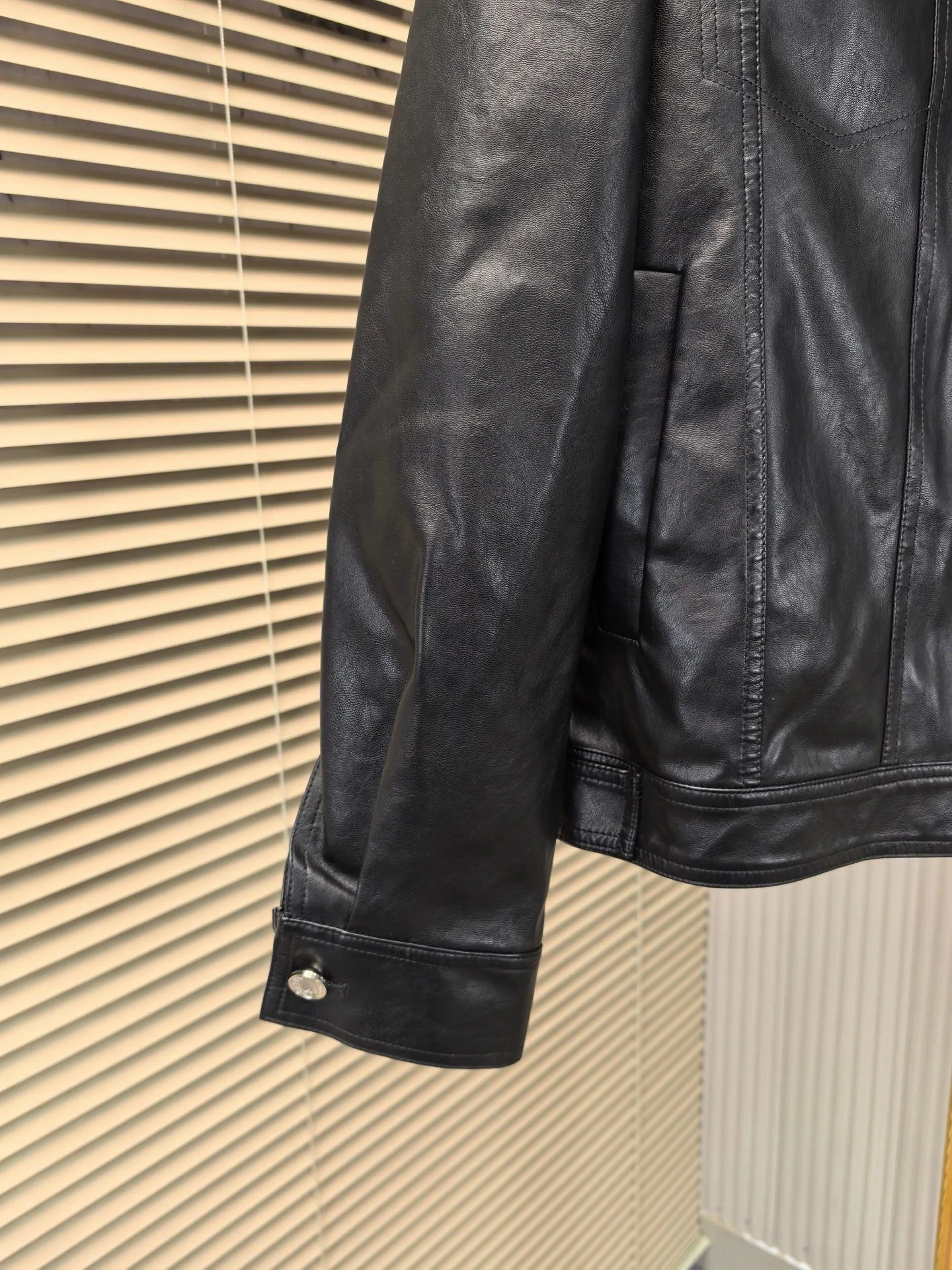 Кожаные Куртки И Дублёнки Мужские Dolce & Gabbana 11411447