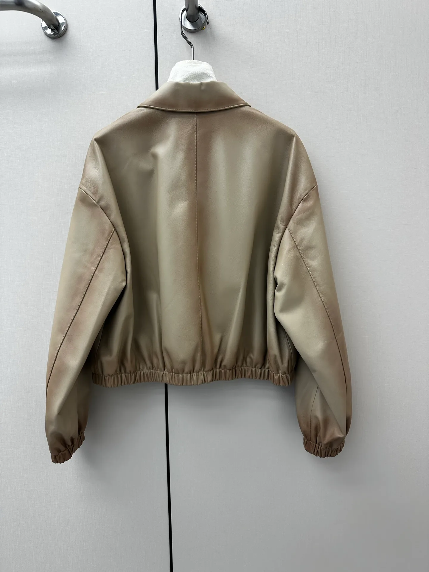 Кожаные Куртки И Дублёнки Женские Prada 16984557