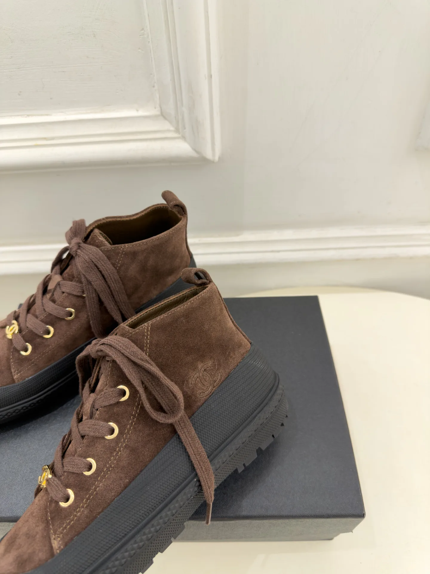 Кроссовки Женские Chanel 18346896