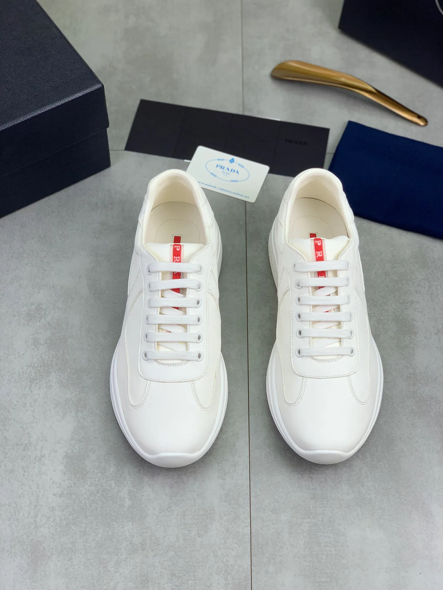 Кроссовки Женские Prada 18365162