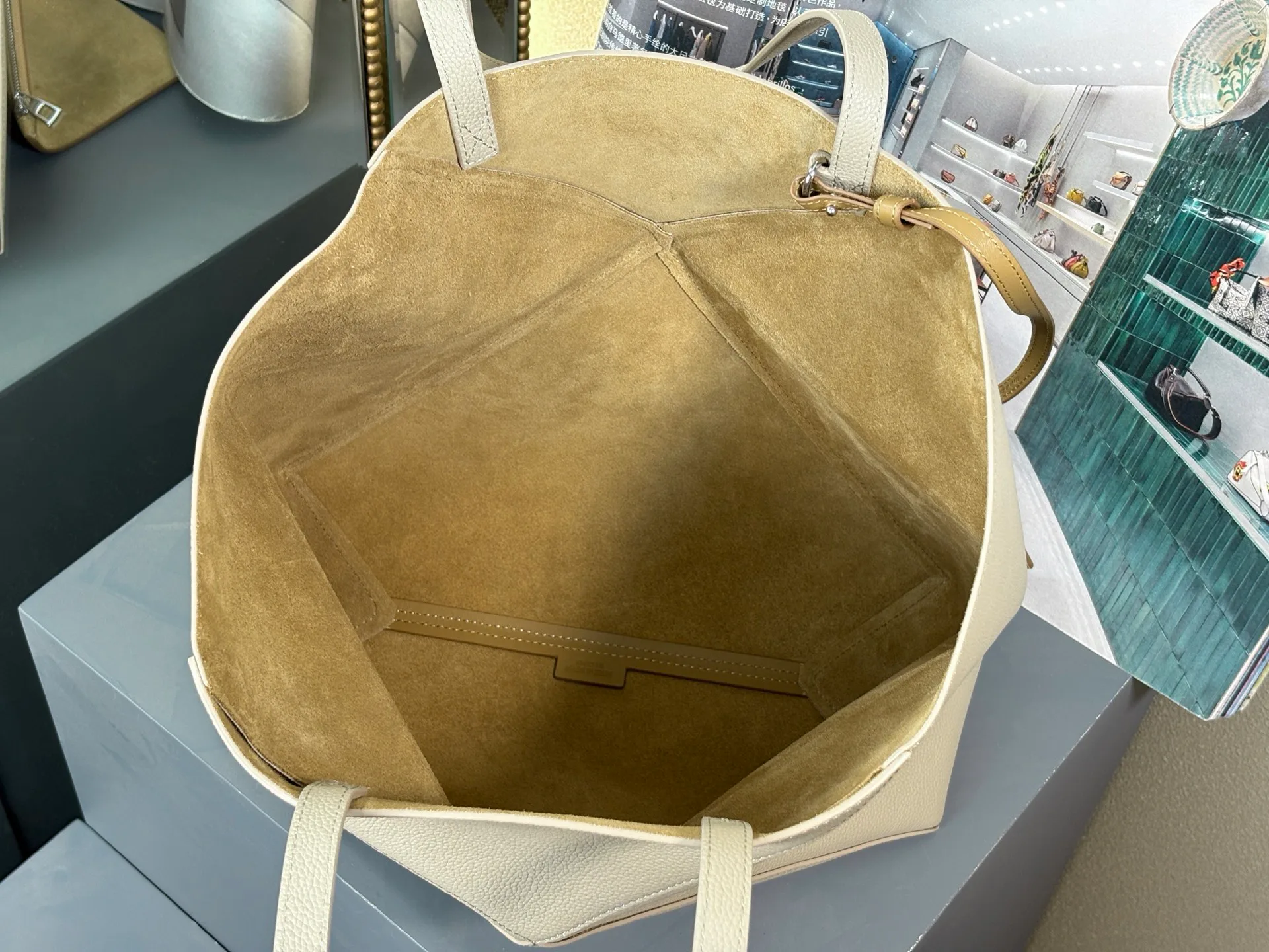 Классические Сумки Женские Loewe 16892771