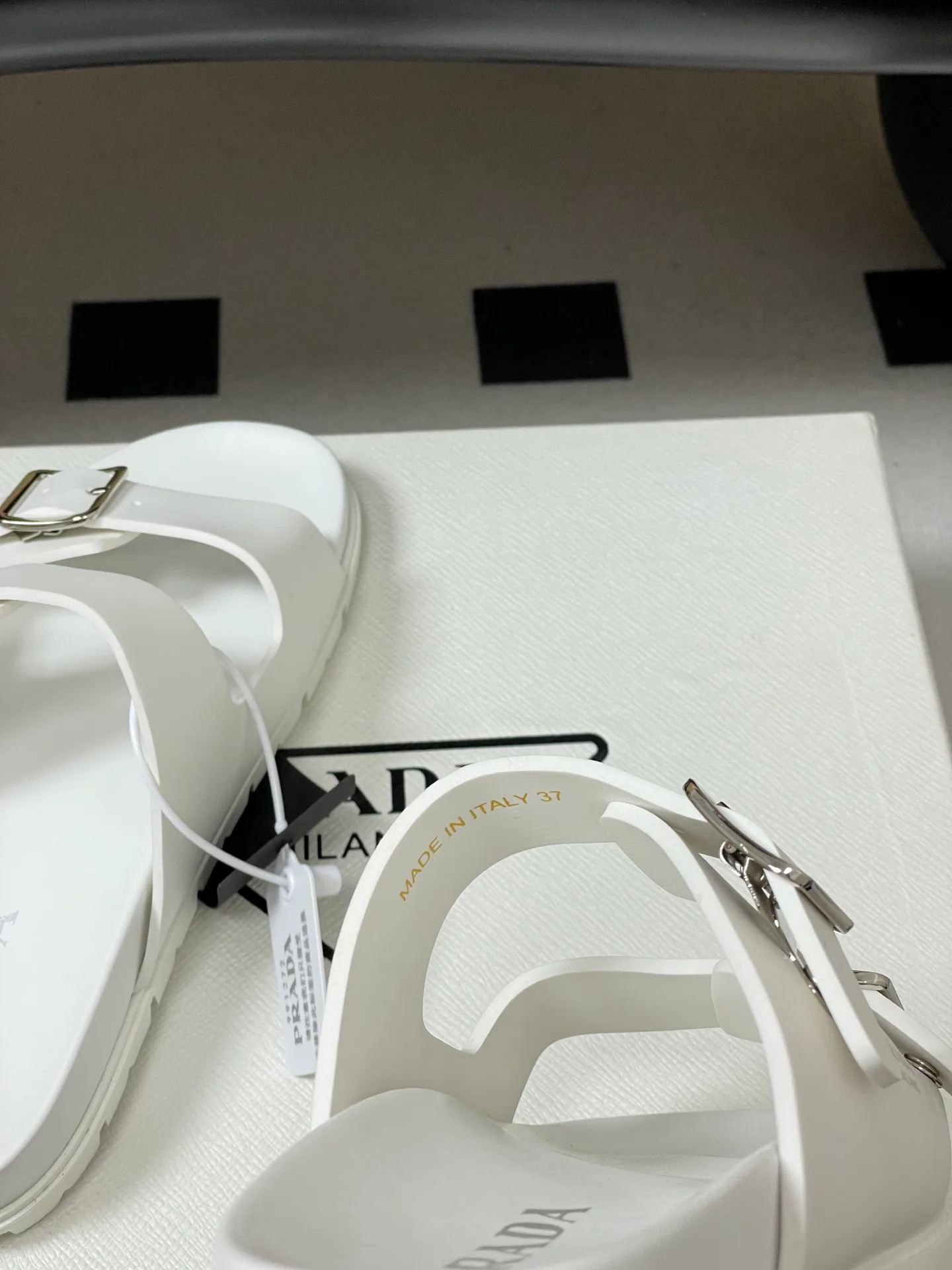 Сандалии Женские Prada 10993987