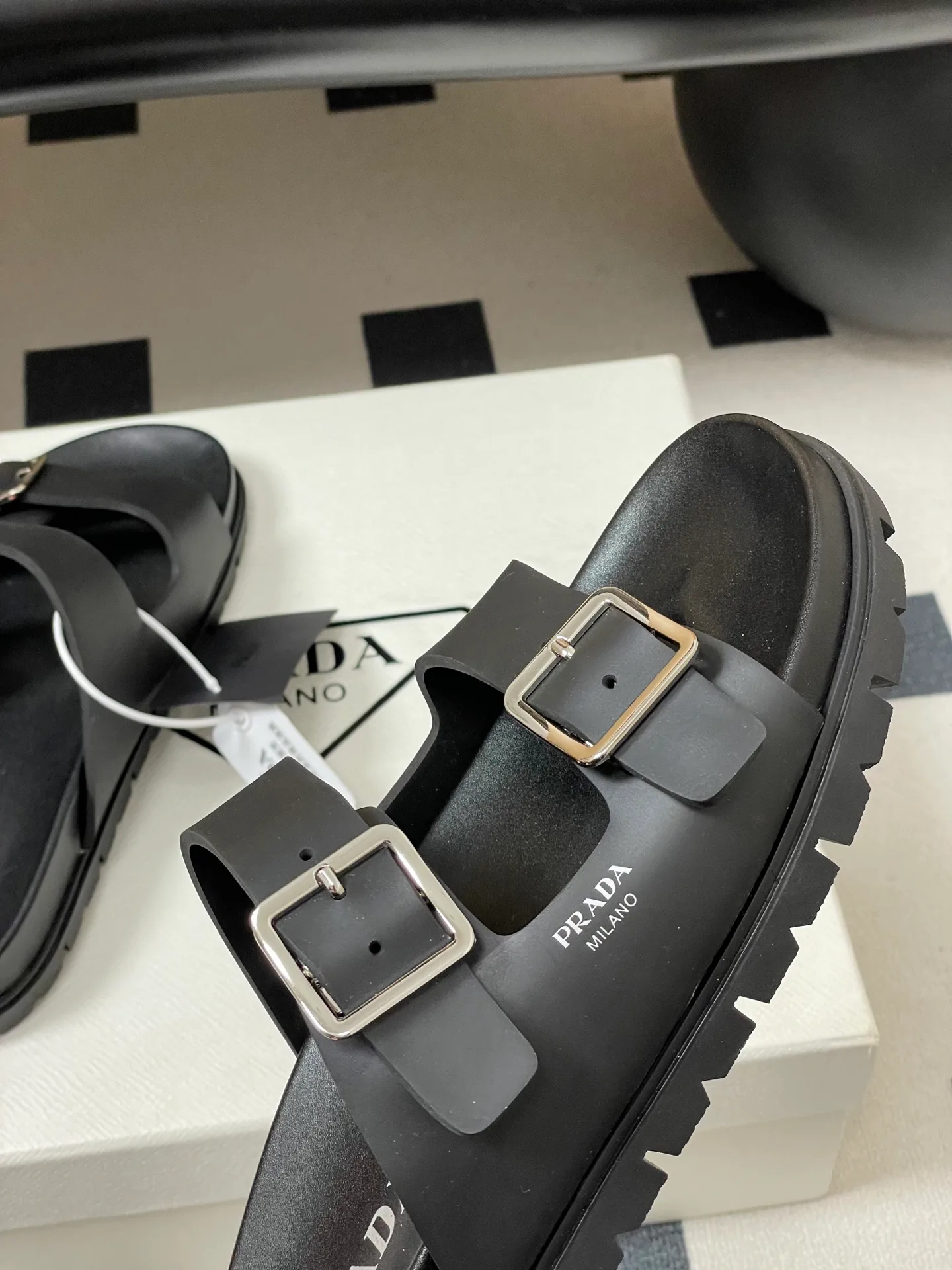 Сандалии Женские Prada 10993986