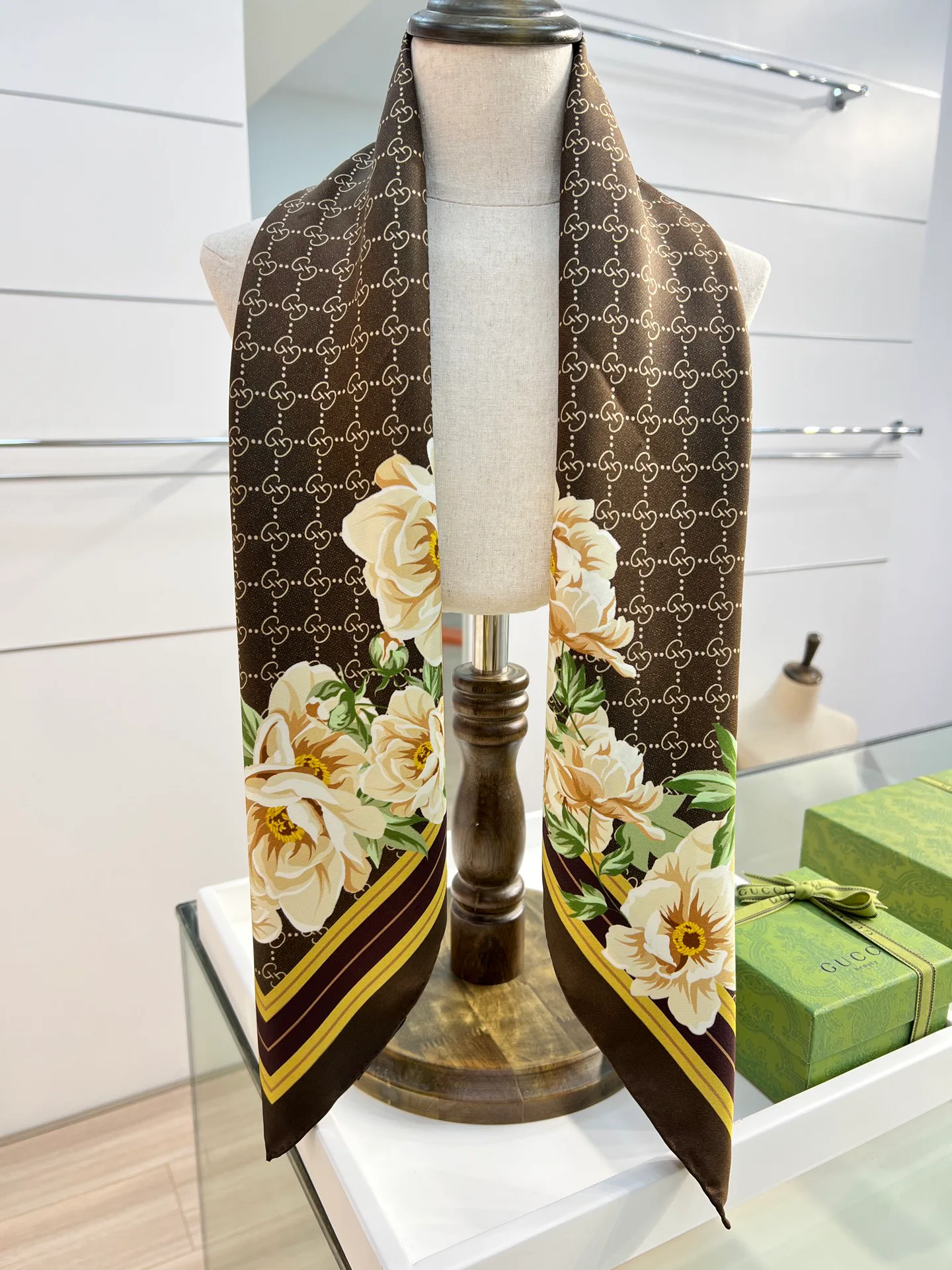 Шарфы Gucci 1020601