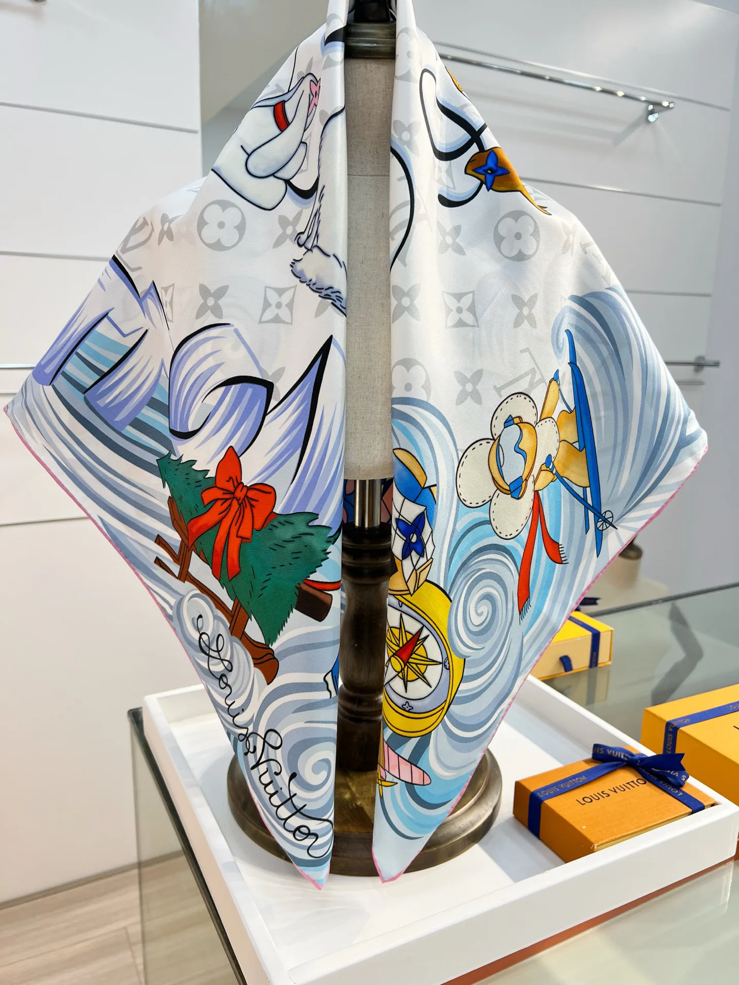 Платки Louis Vuitton 12737810