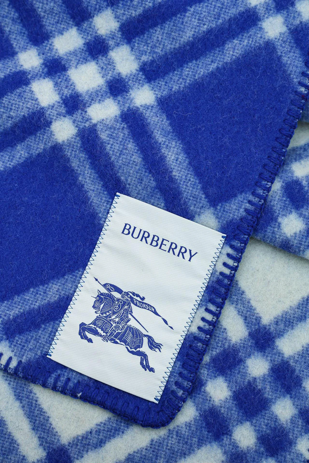 Шарфы Burberry 692736