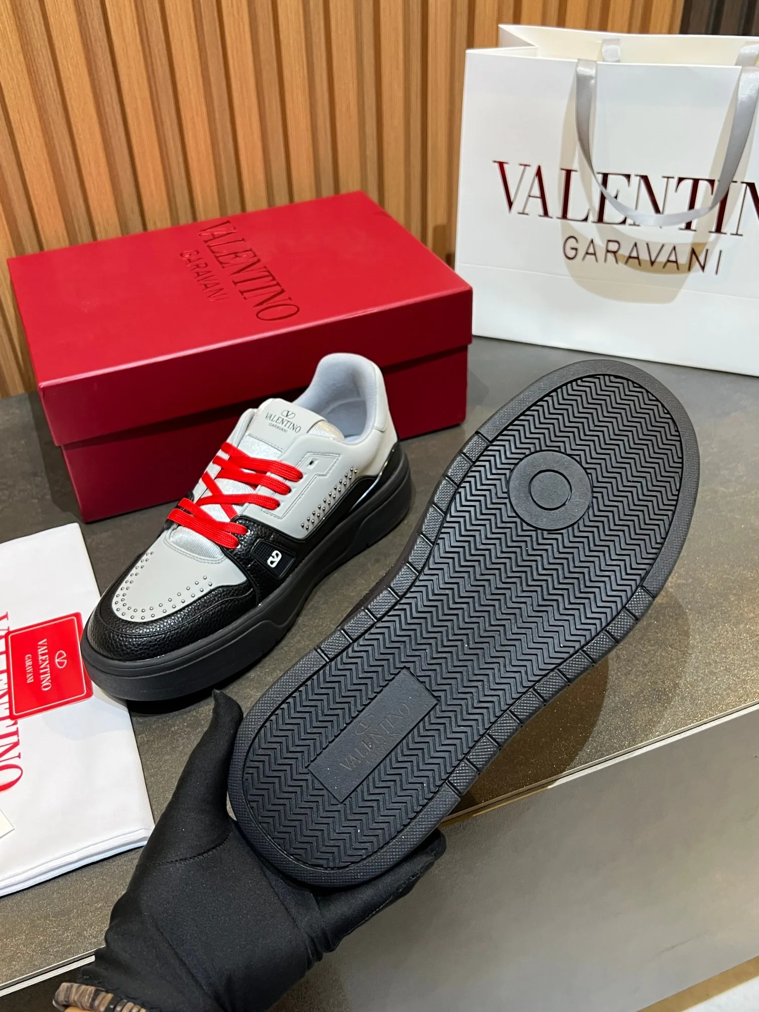 Кроссовки Женские Valentino 11575974