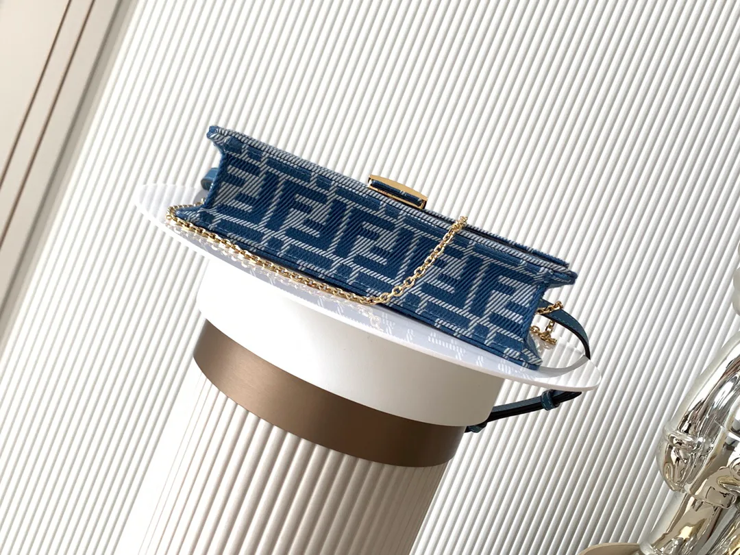 Классические Сумки Женские Fendi 13234536