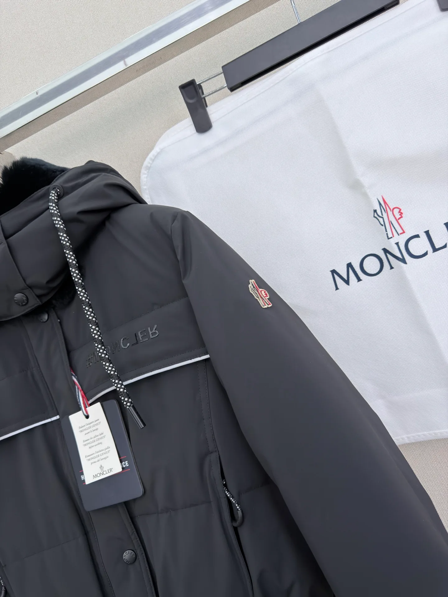 Куртки И Пуховики Женские Moncler 19589659