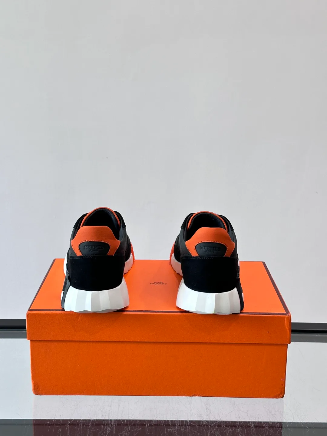 Кроссовки Женские Hermes 17439910