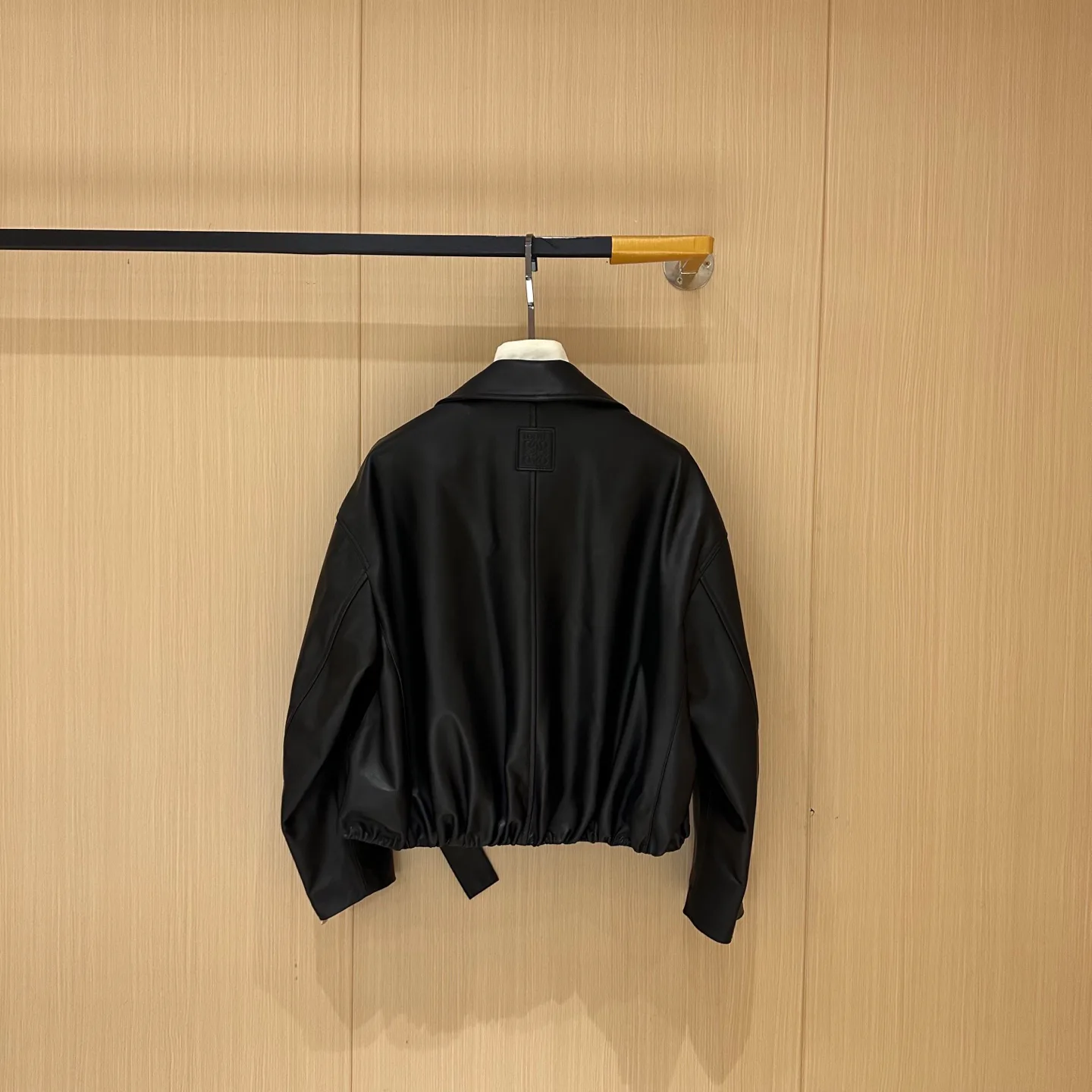 Кожаные Куртки И Дублёнки Женские Loewe 10783212