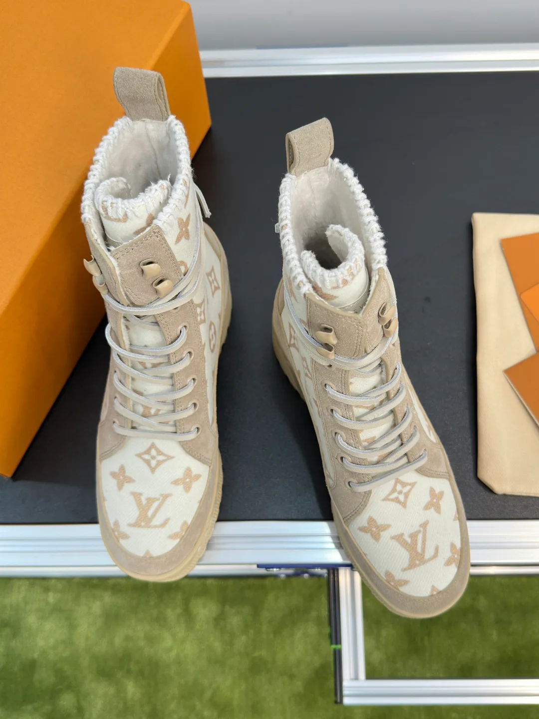 Ботинки Женские Louis Vuitton 18741622