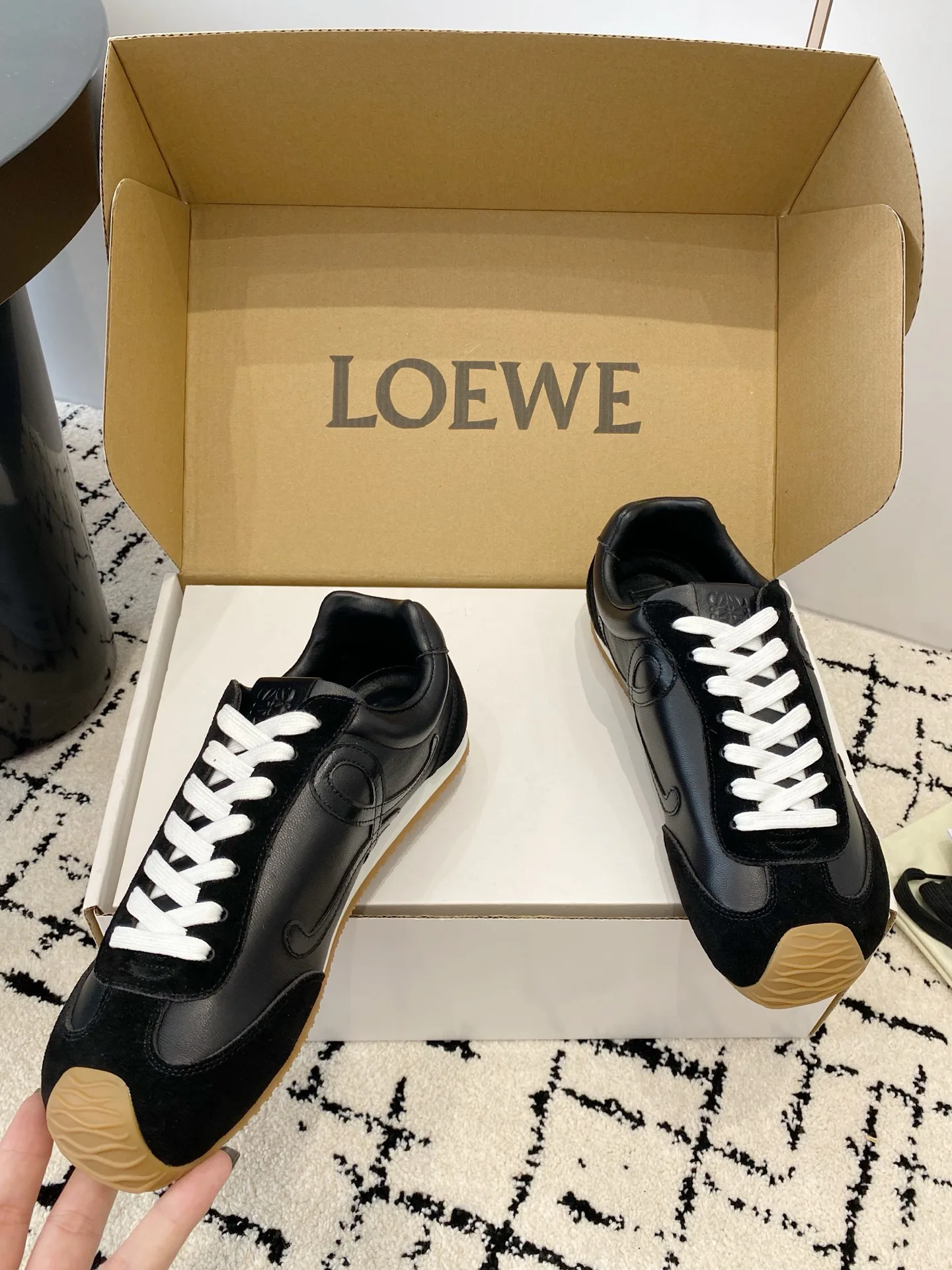 Кроссовки Женские Loewe 18268854