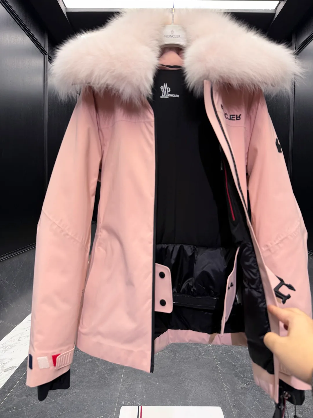 Куртки И Пуховики Женские Moncler 18741173