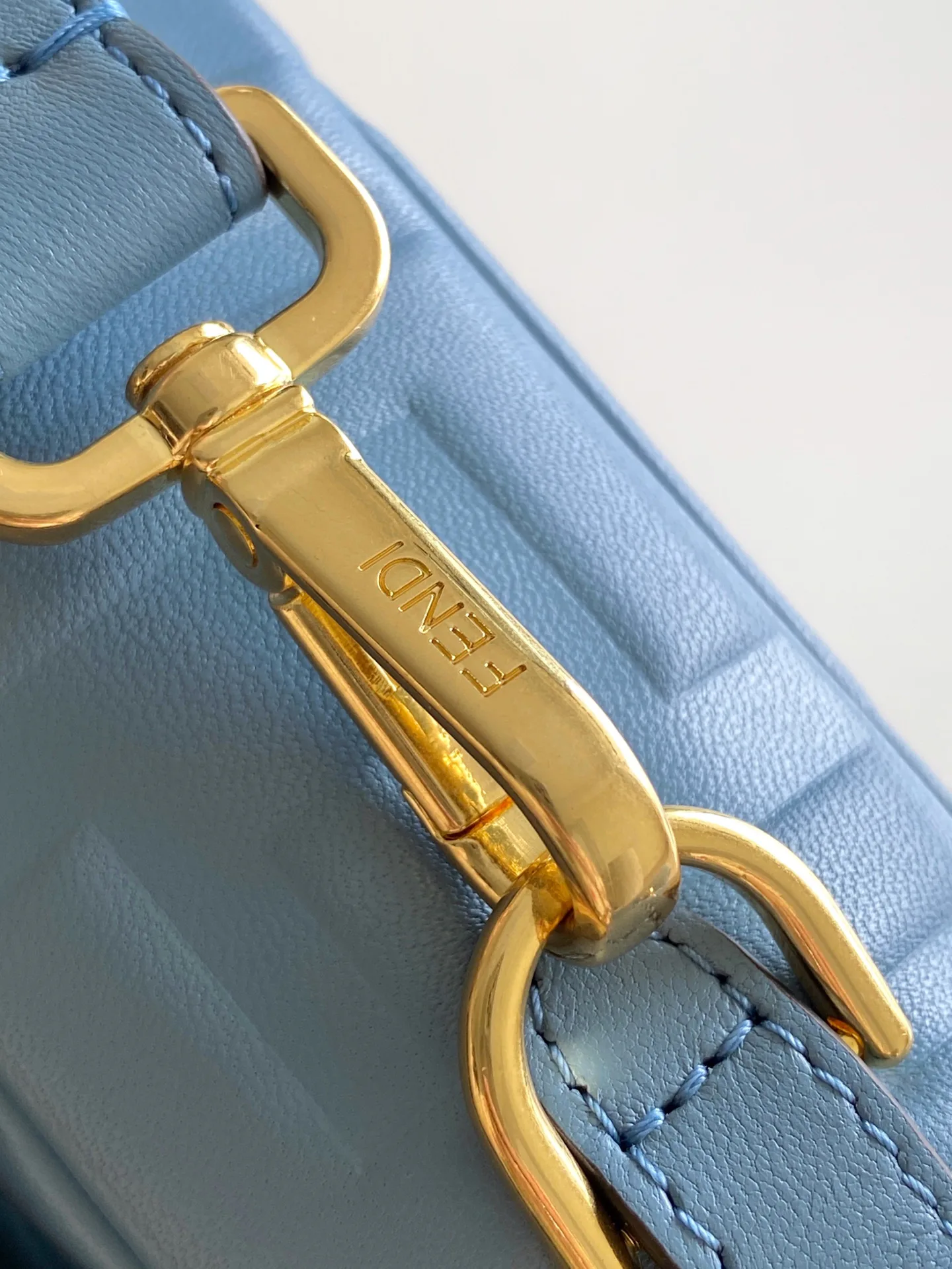 Классические Сумки Женские Fendi 18116182