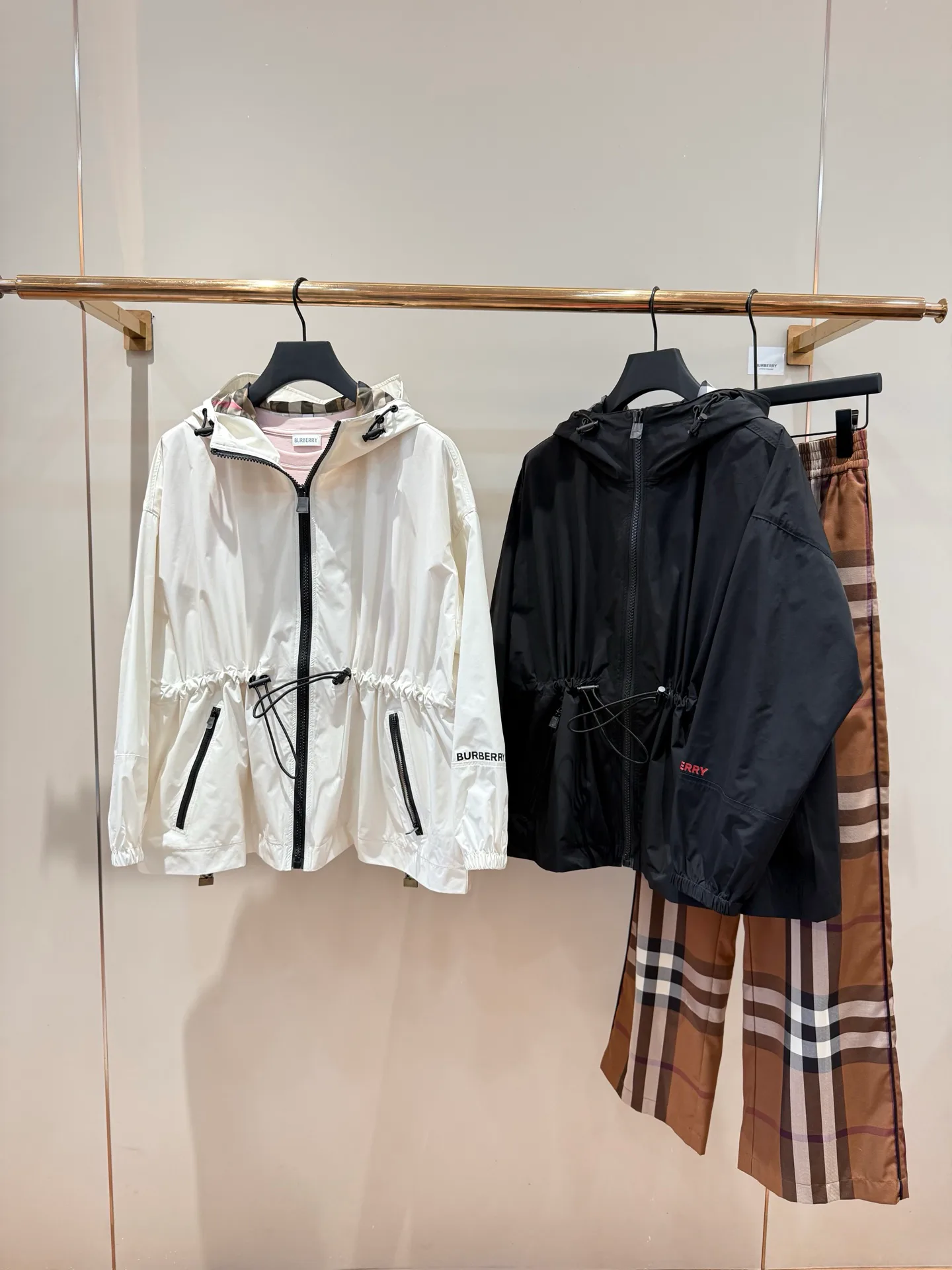 Куртки И Пуховики Женские Burberry 17889944