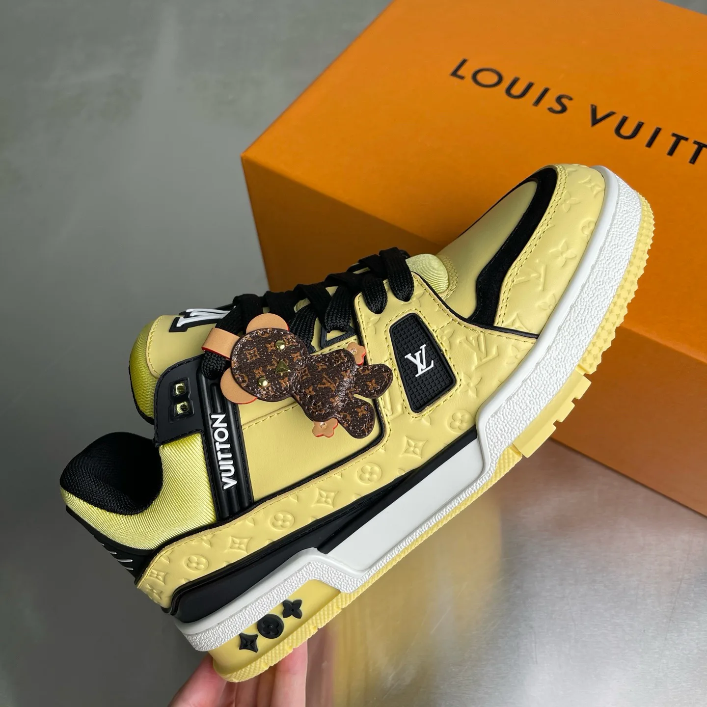 Кроссовки Женские Louis Vuitton 18747234