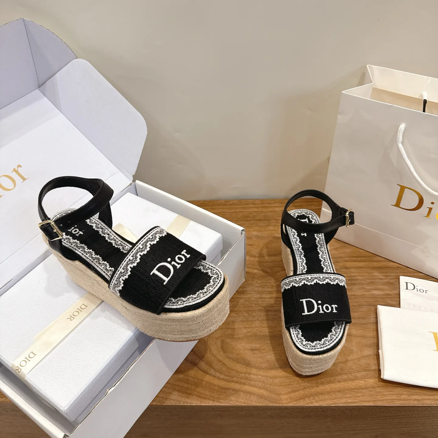 Босоножки Женские Christian Dior 17947077